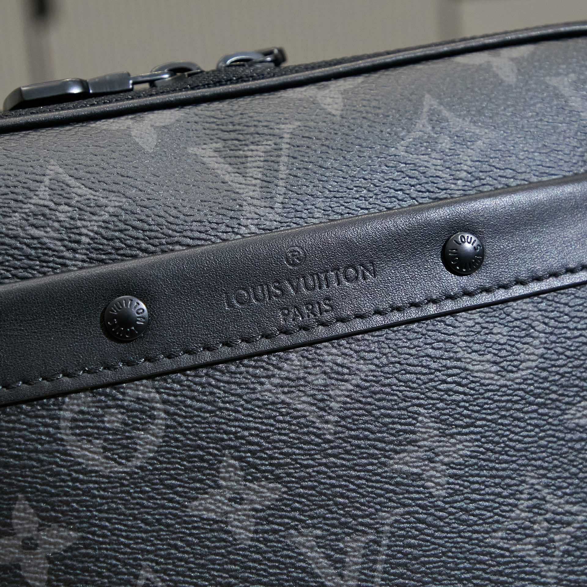 Louis Vuitton Alpha Messenger  M46955 - FashionPlug