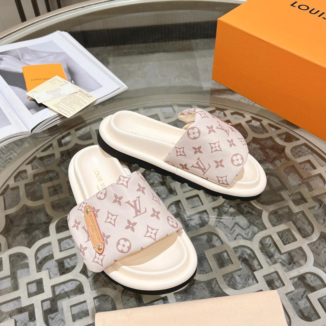 Louis Vuitton Pool Pillow Flat Comfort Mule     1ACJZE - FashionPlug