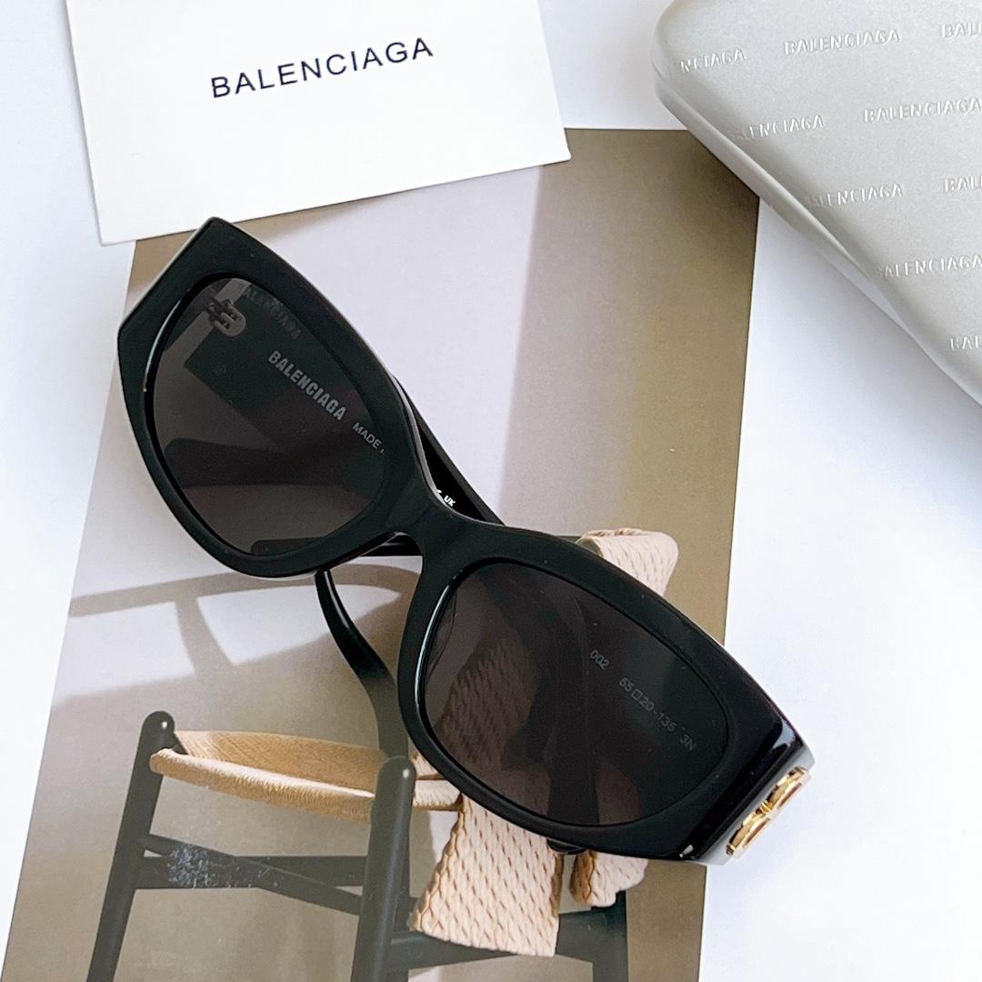 Balenciaga Bossy Round AF Sunglasses In Black - FashionPlug