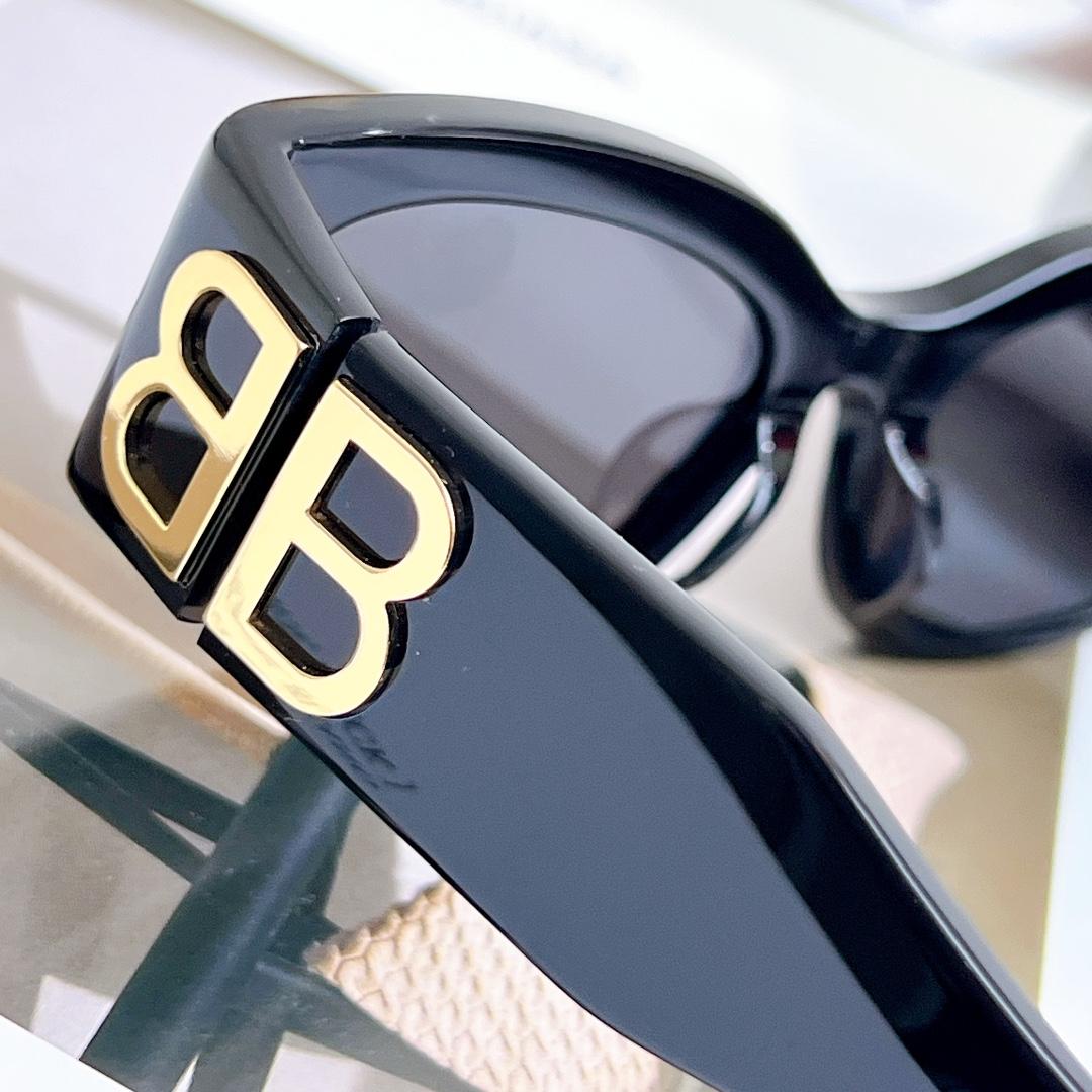 Balenciaga Bossy Round AF Sunglasses In Black - FashionPlug