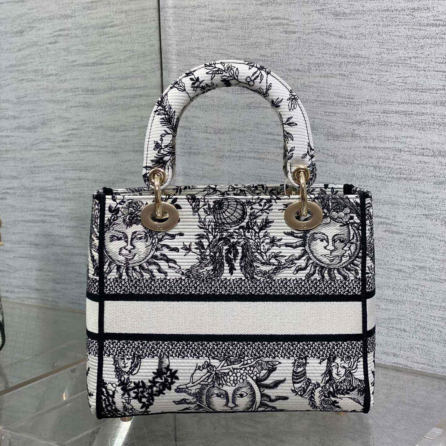Dior Medium Lady D-Lite Bag - FashionPlug