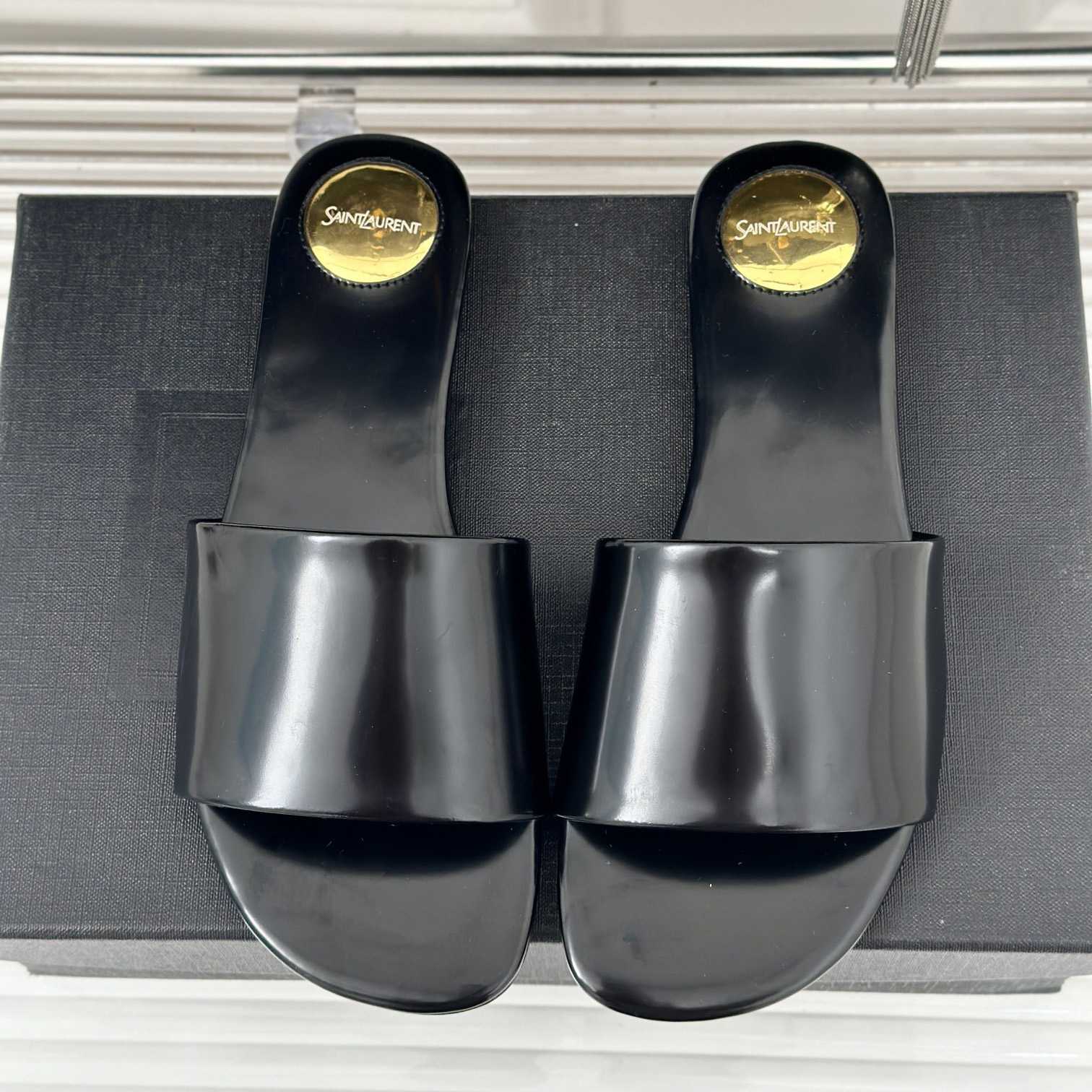 Saint Laurent Carlyle Slides In Glazed Leather - FashionPlug