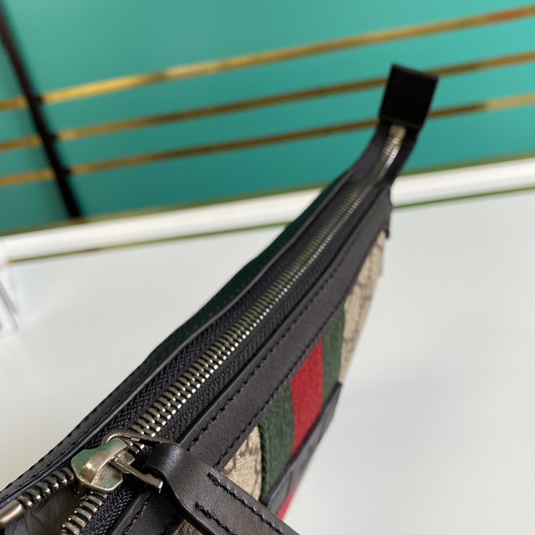 Gucci Web GG Supreme Flat Messenger  - FashionPlug