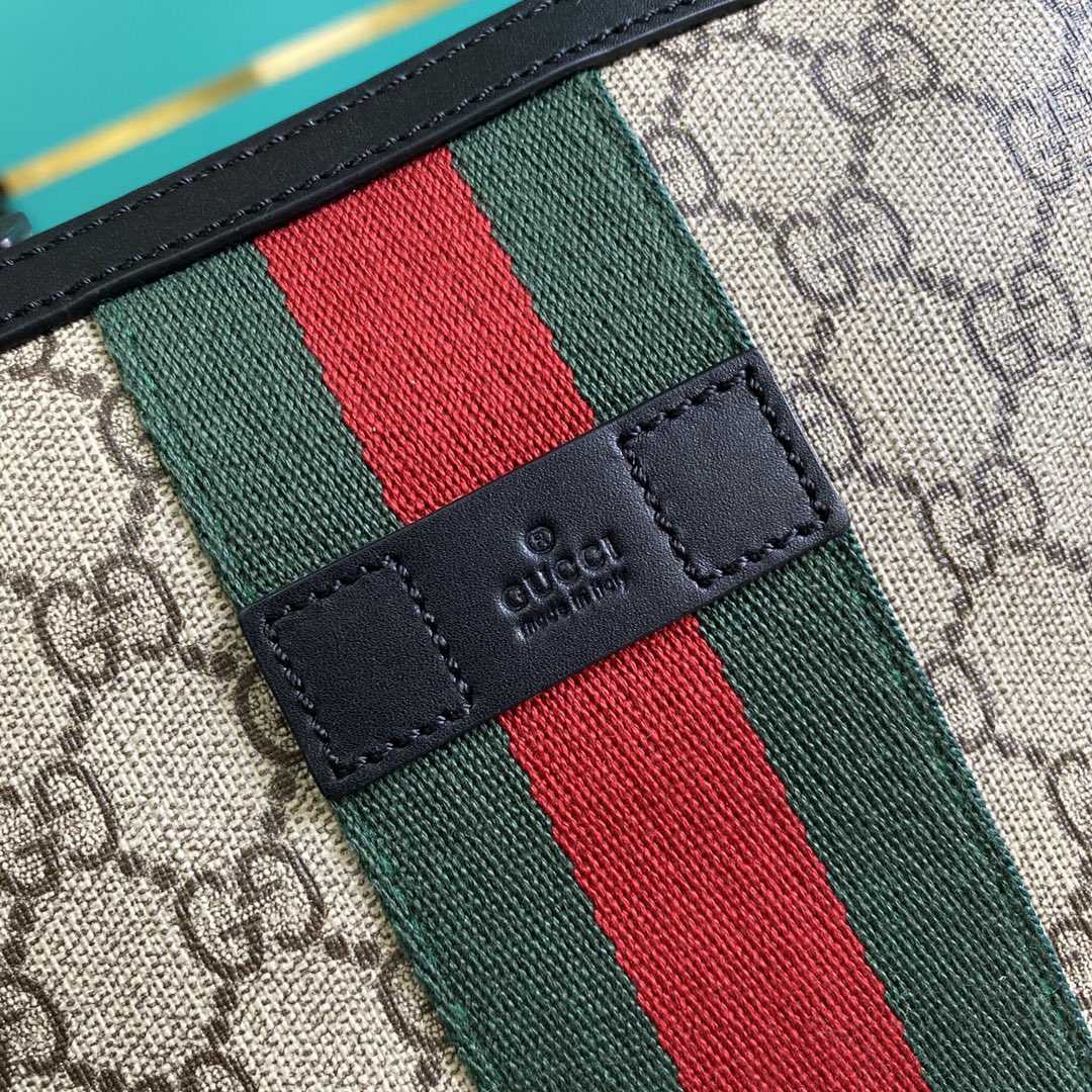 Gucci Web GG Supreme Flat Messenger  - FashionPlug