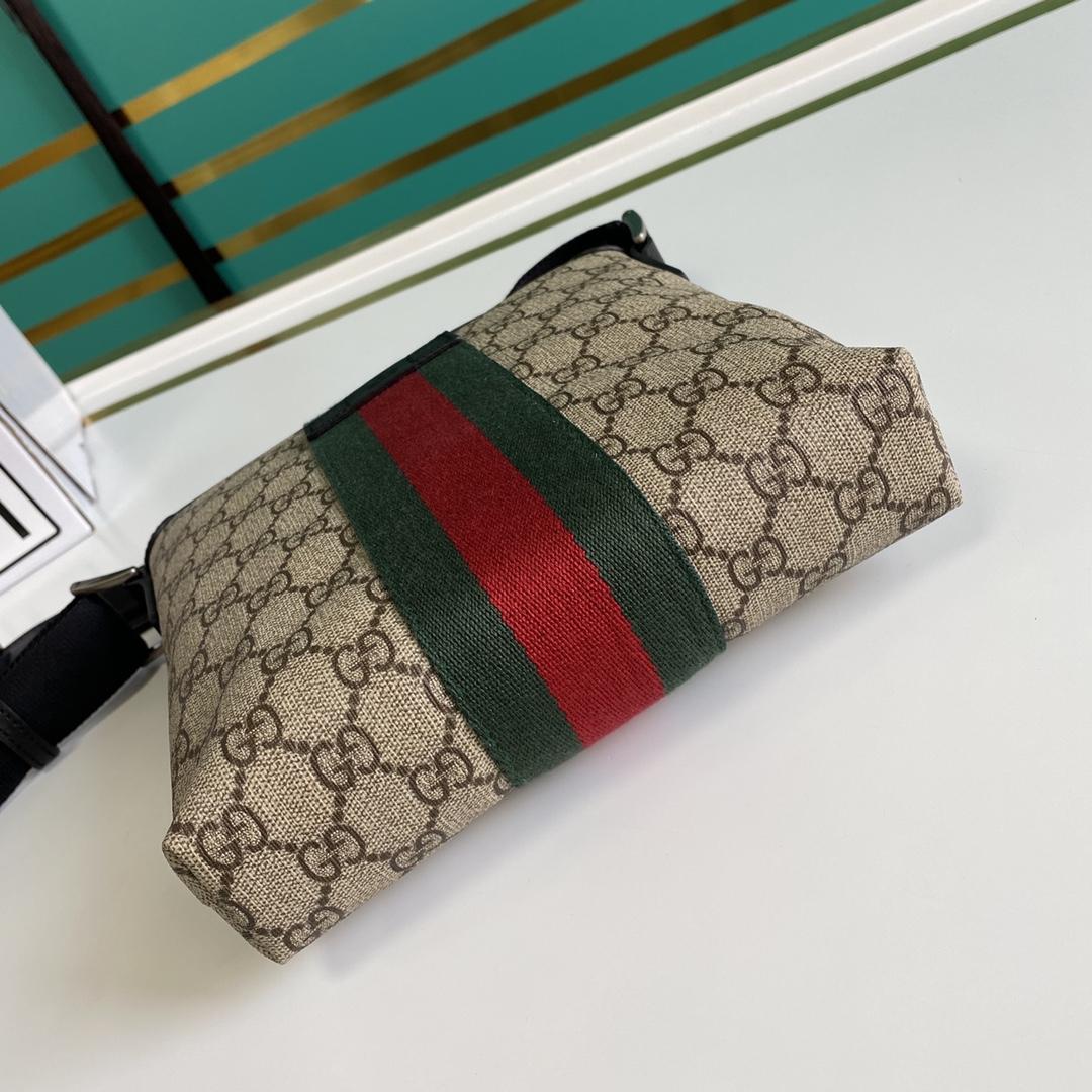 Gucci Web GG Supreme Flat Messenger  - FashionPlug