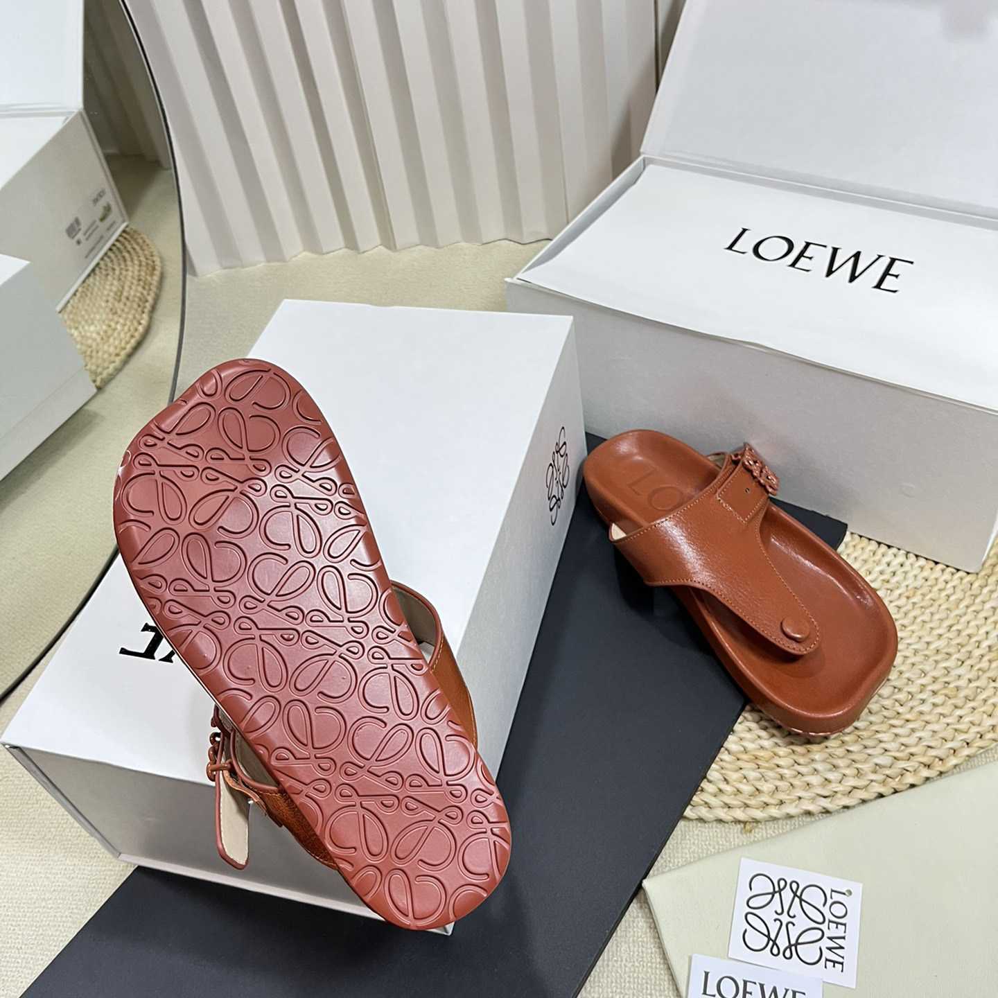 Loewe Anagram Ease Sandal In Kidskin - FashionPlug