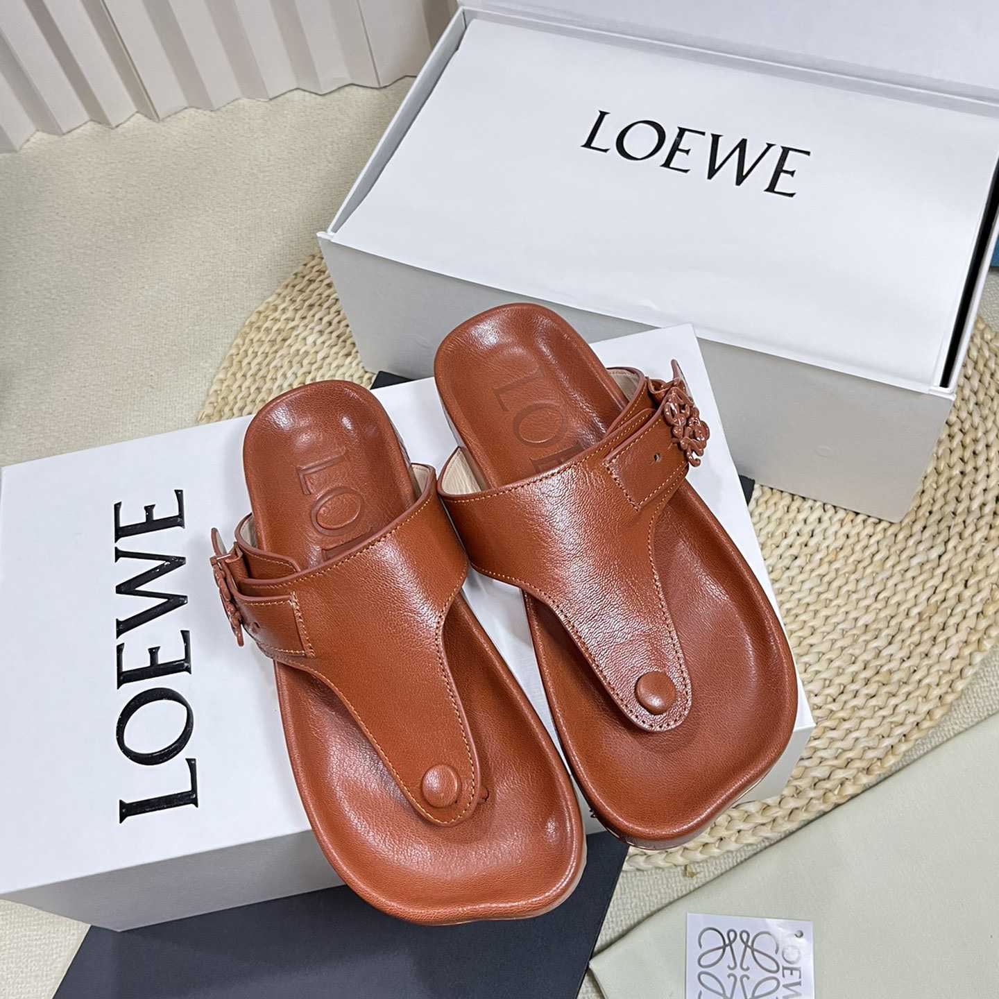 Loewe Anagram Ease Sandal In Kidskin - FashionPlug