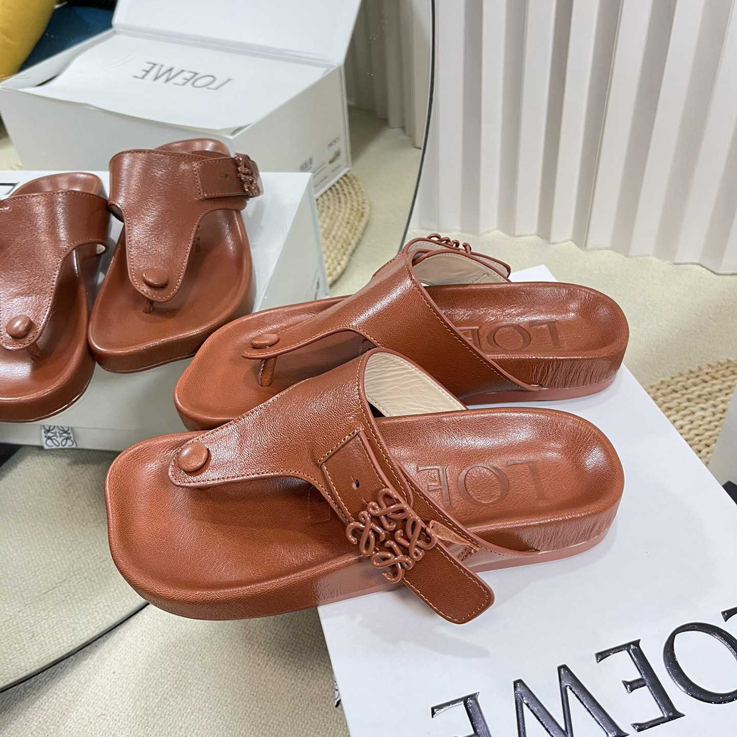 Loewe Anagram Ease Sandal In Kidskin - FashionPlug