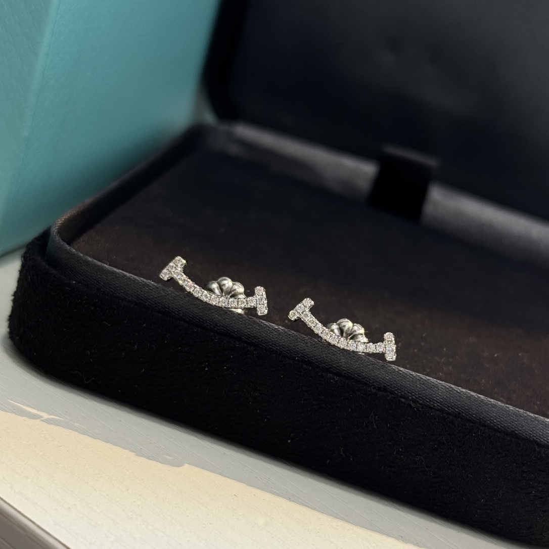 Tiffany & Co. Smile Earrings - FashionPlug