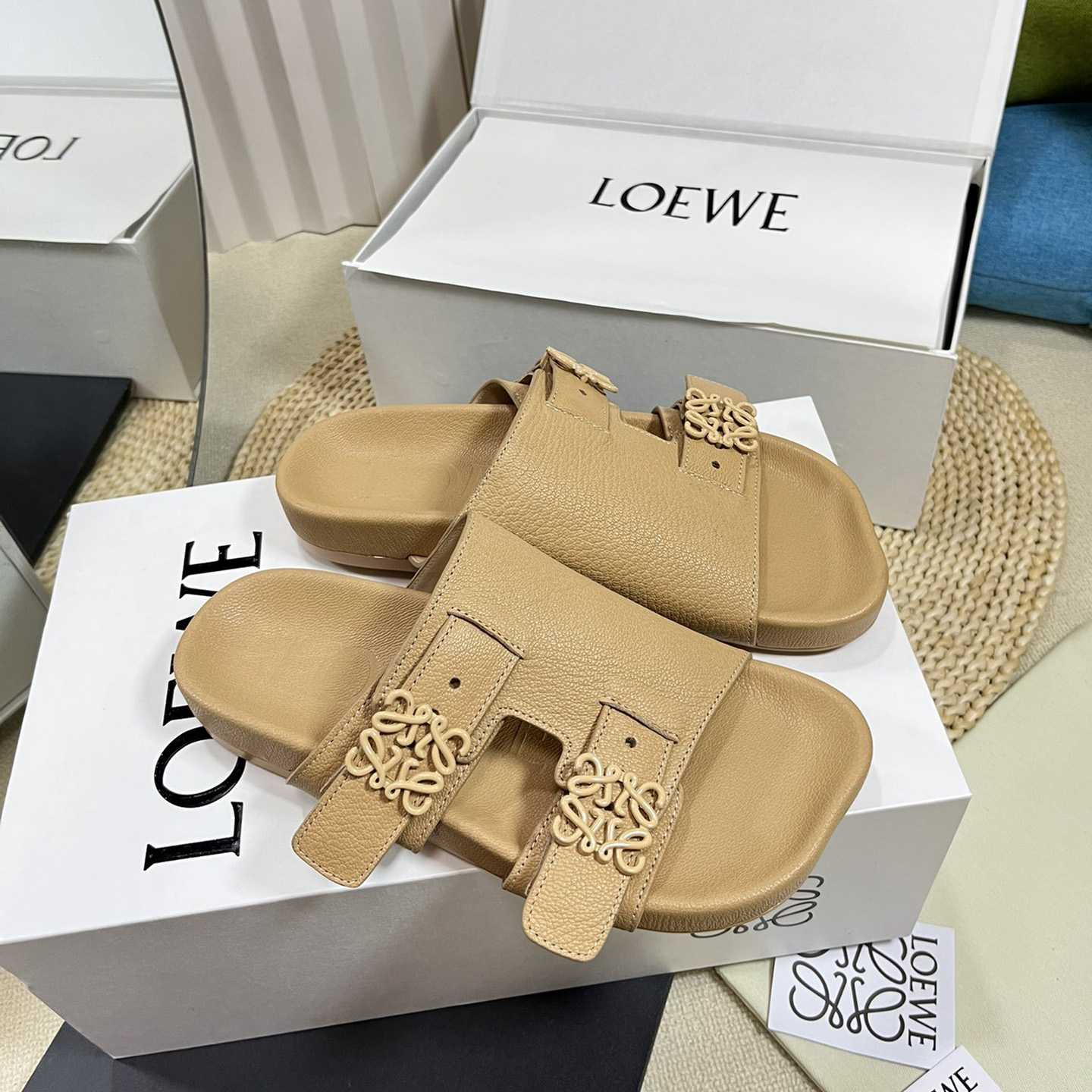 Loewe Ease slide In Goatskin - FashionPlug