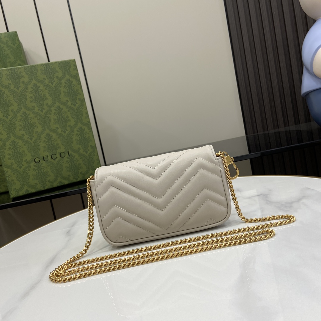 Gucci GG Marmont Super Mini Bag - FashionPlug