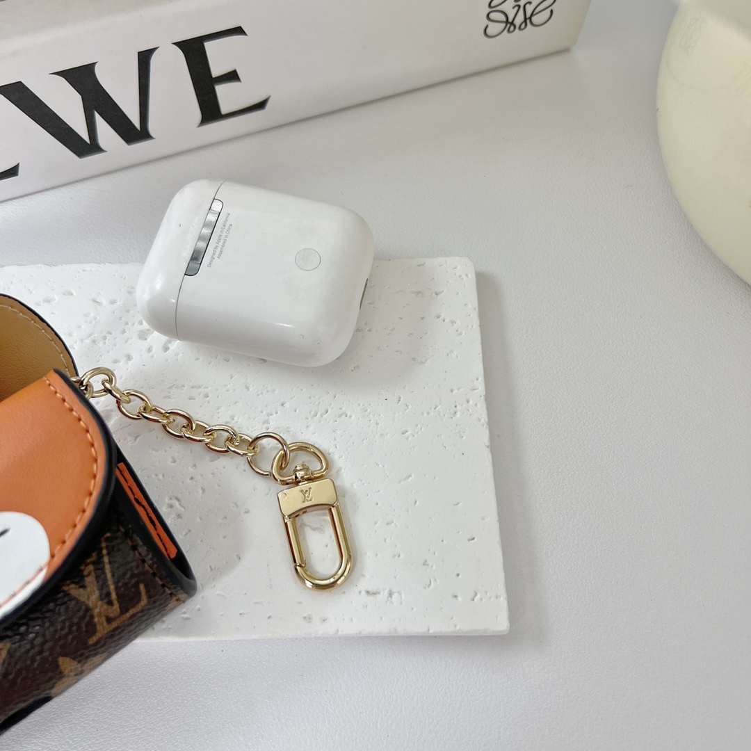 Louis Vuitton Cat Earpods Case   GI0862 - FashionPlug