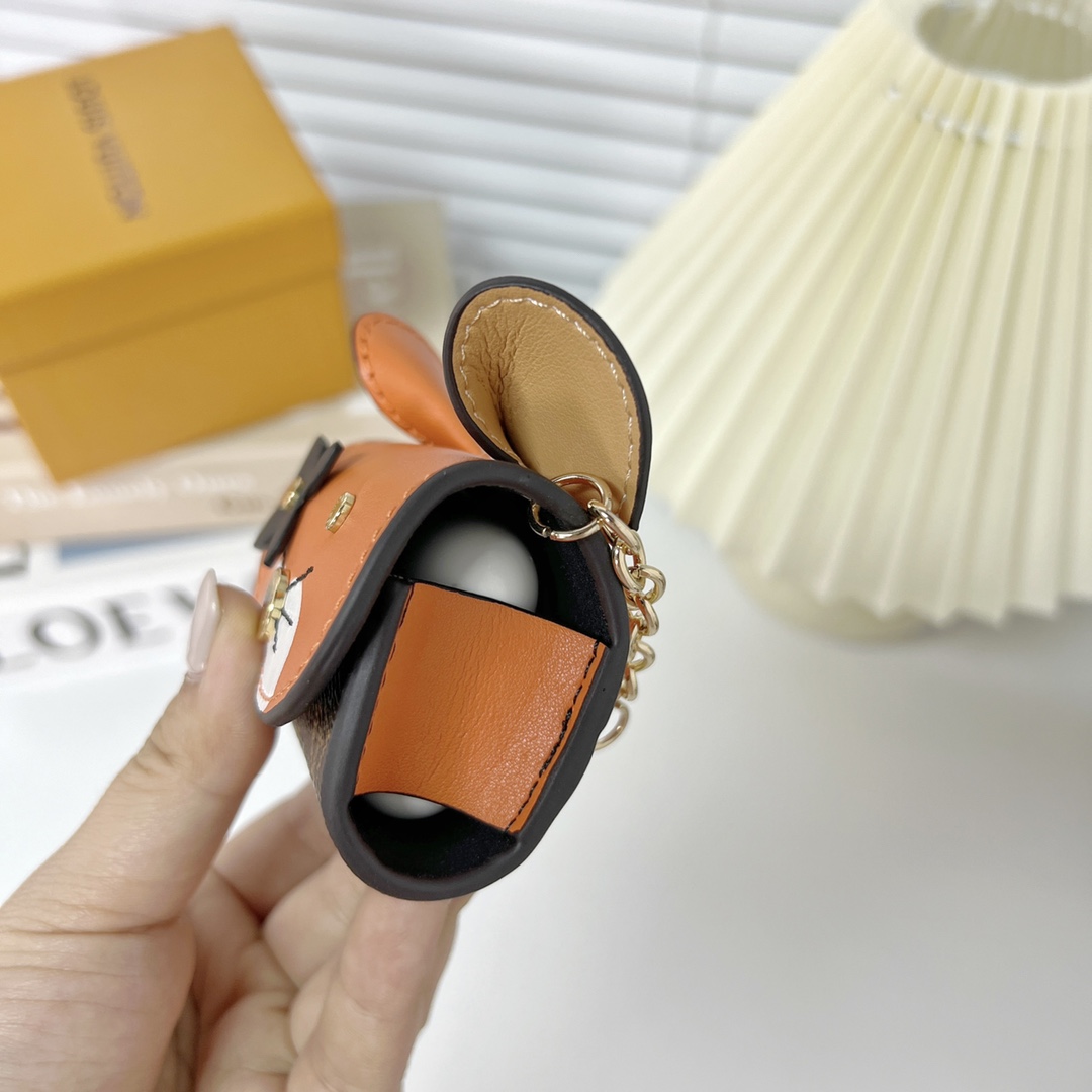 Louis Vuitton Cat Earpods Case   GI0862 - FashionPlug