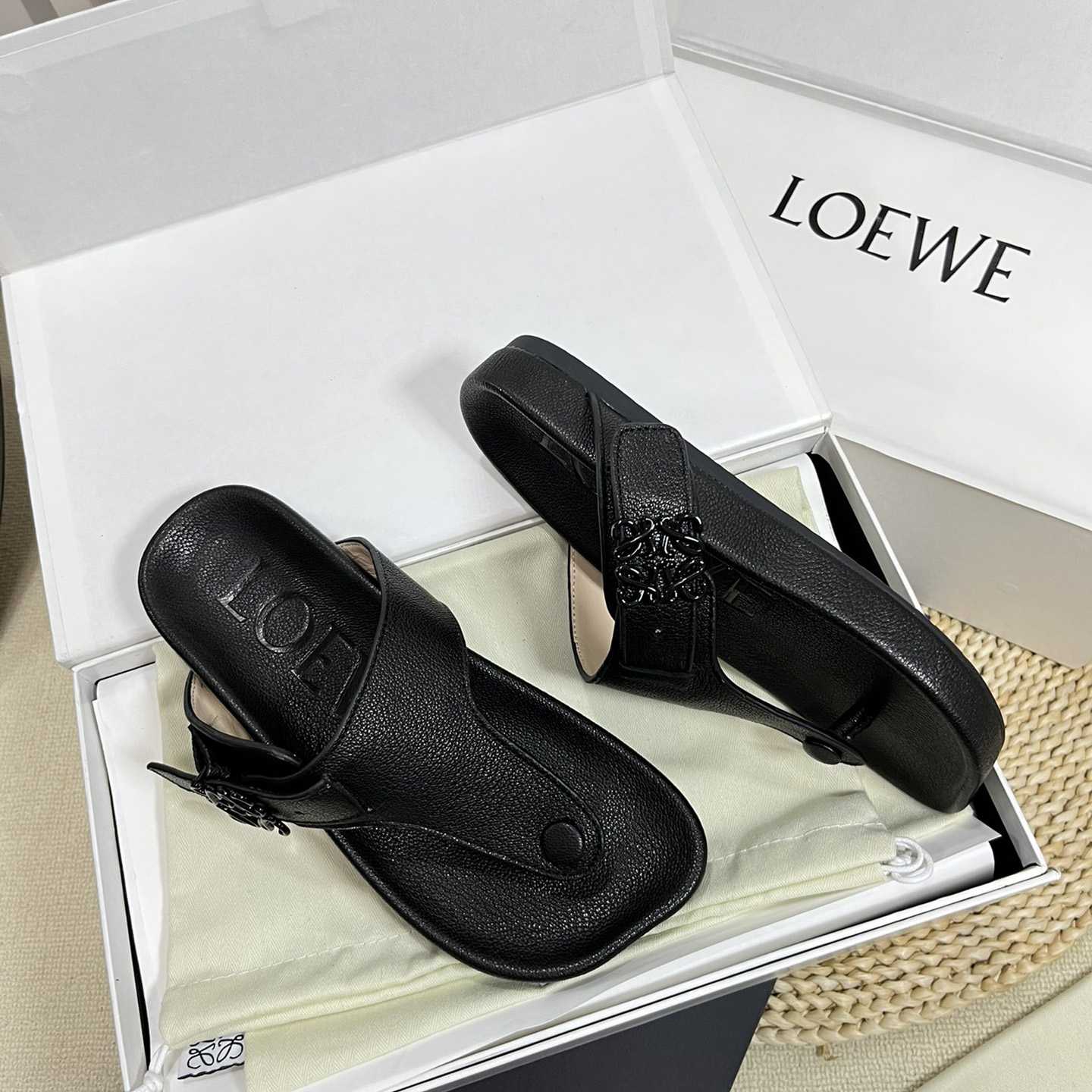 Loewe Anagram Ease Sandal In Kidskin - FashionPlug