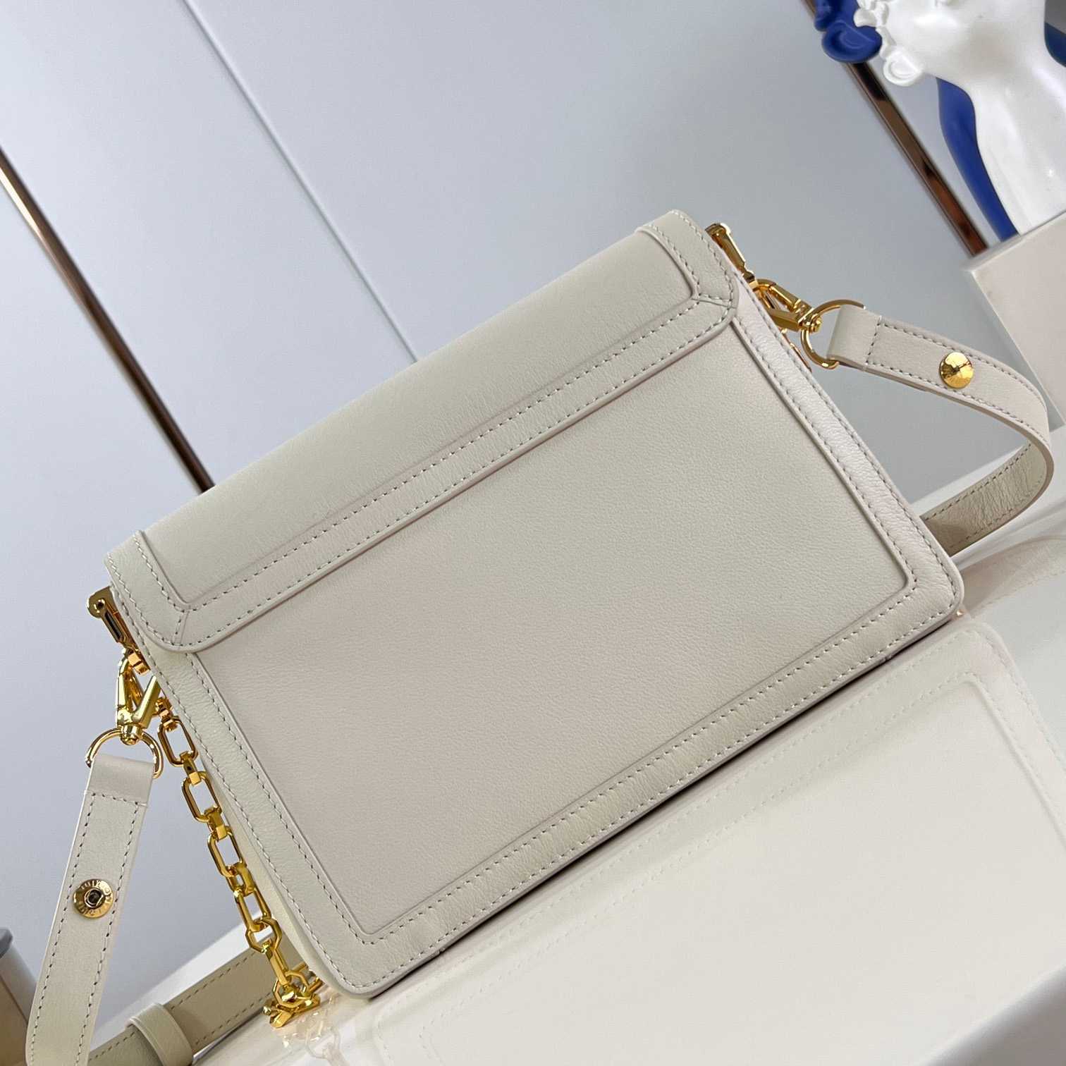 Louis Vuitton Dauphine Soft MM   M25050 - FashionPlug