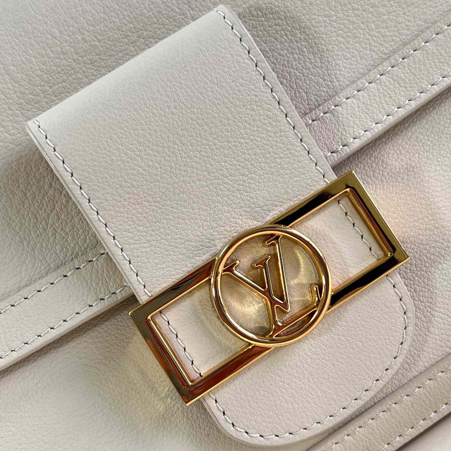 Louis Vuitton Dauphine Soft MM   M25050 - FashionPlug