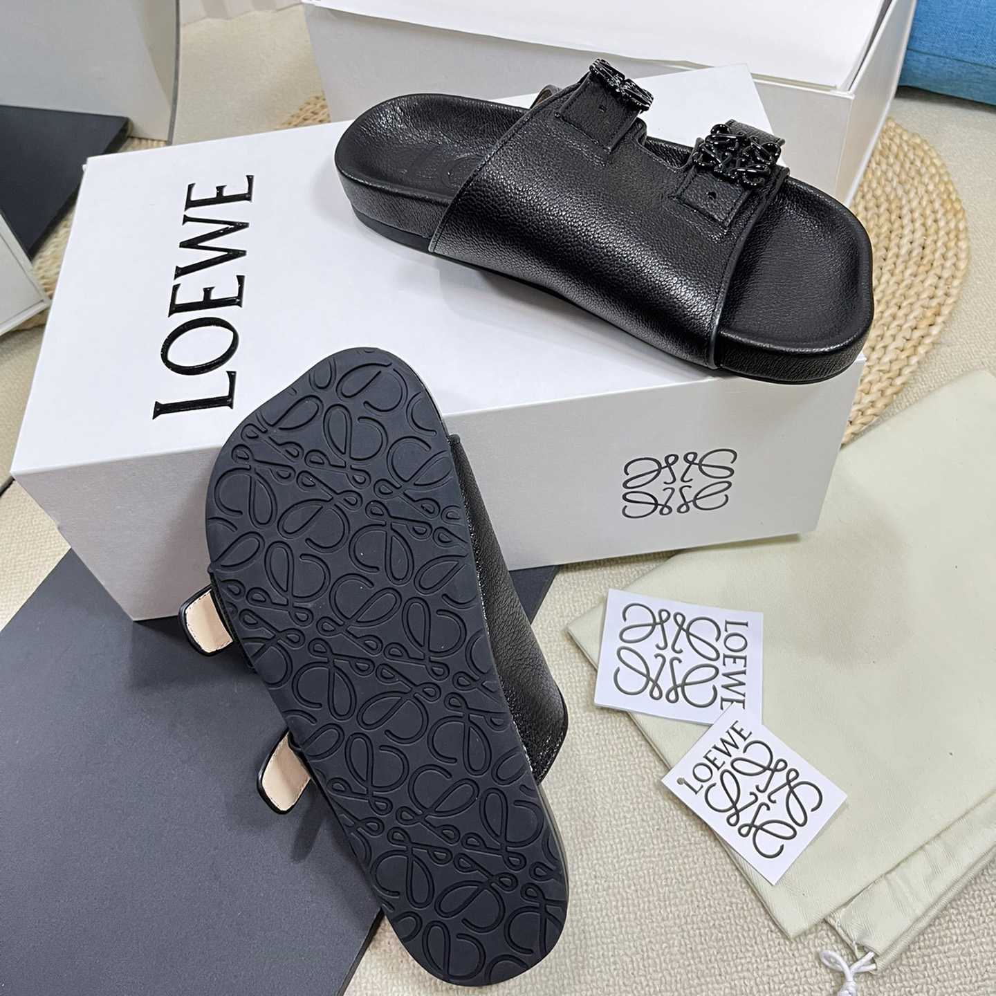 Loewe Ease slide In Goatskin - FashionPlug