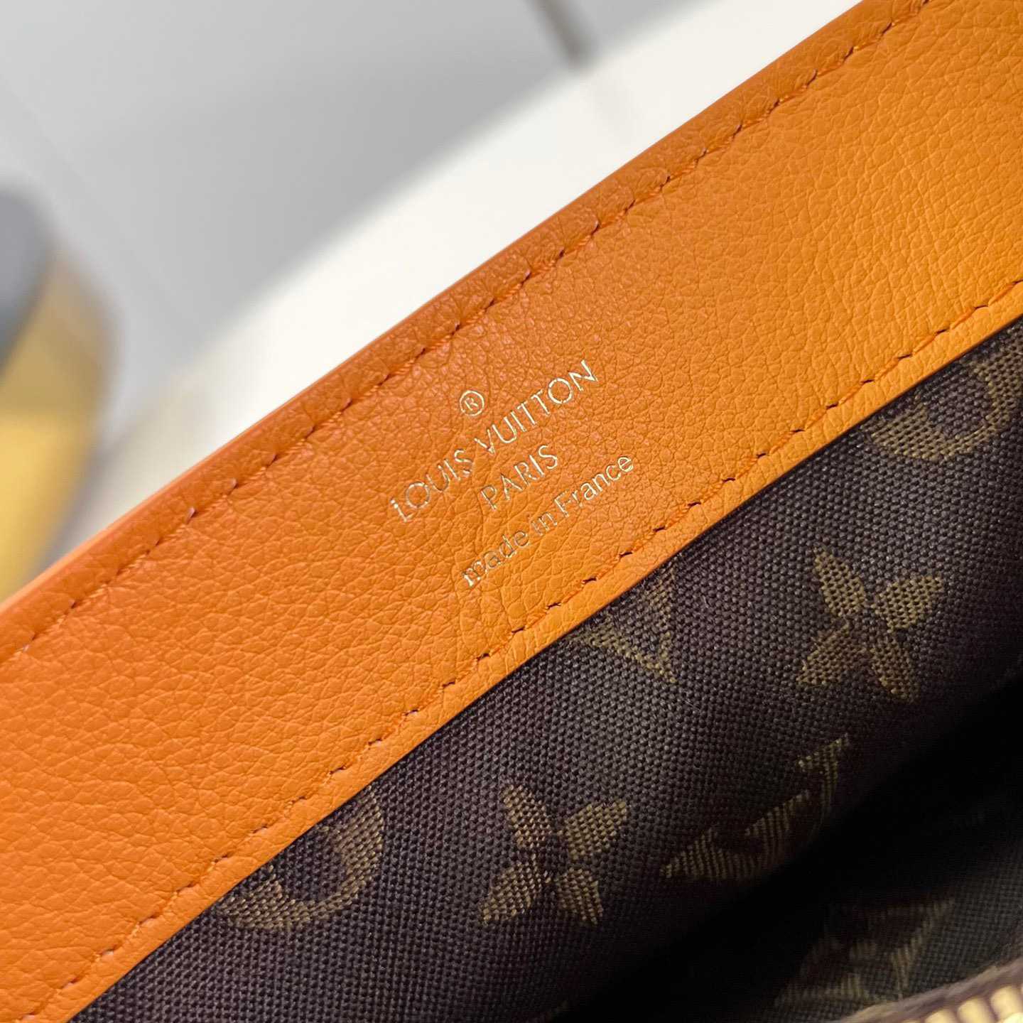Louis Vuitton Dauphine Soft MM   M25048 - FashionPlug