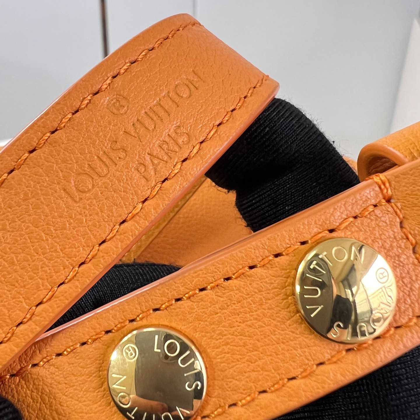 Louis Vuitton Dauphine Soft MM   M25048 - FashionPlug