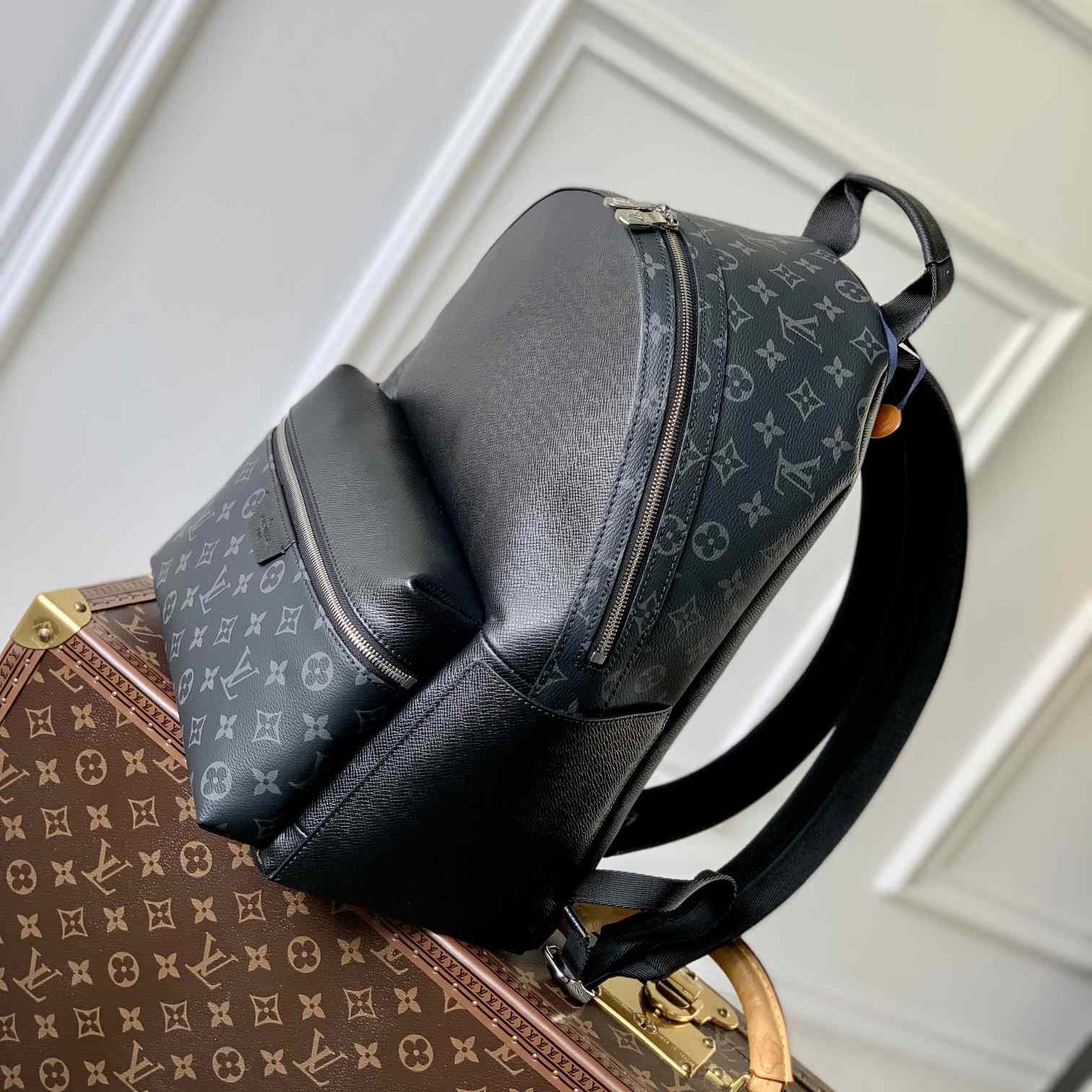 Louis Vuitton Discovery Backpack   M31033 - FashionPlug
