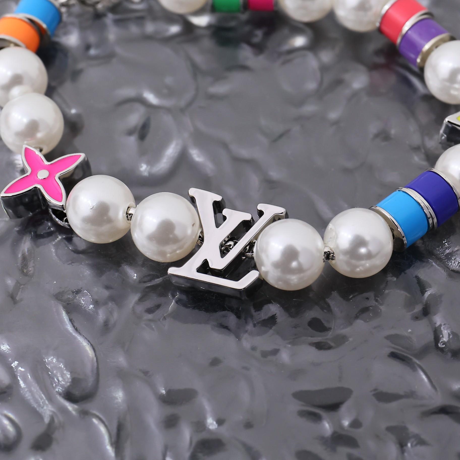 Louis Vuitton MNG Pearls Party Bracelet    M1264A - FashionPlug