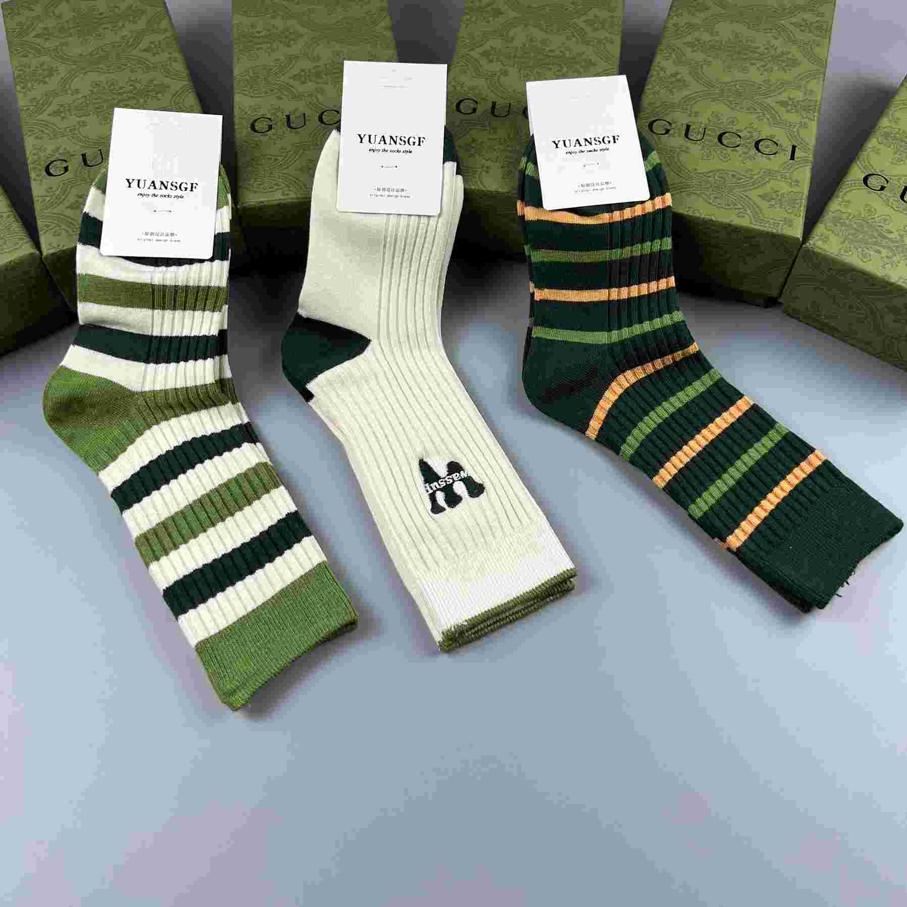 Gucci Socks/Box - FashionPlug