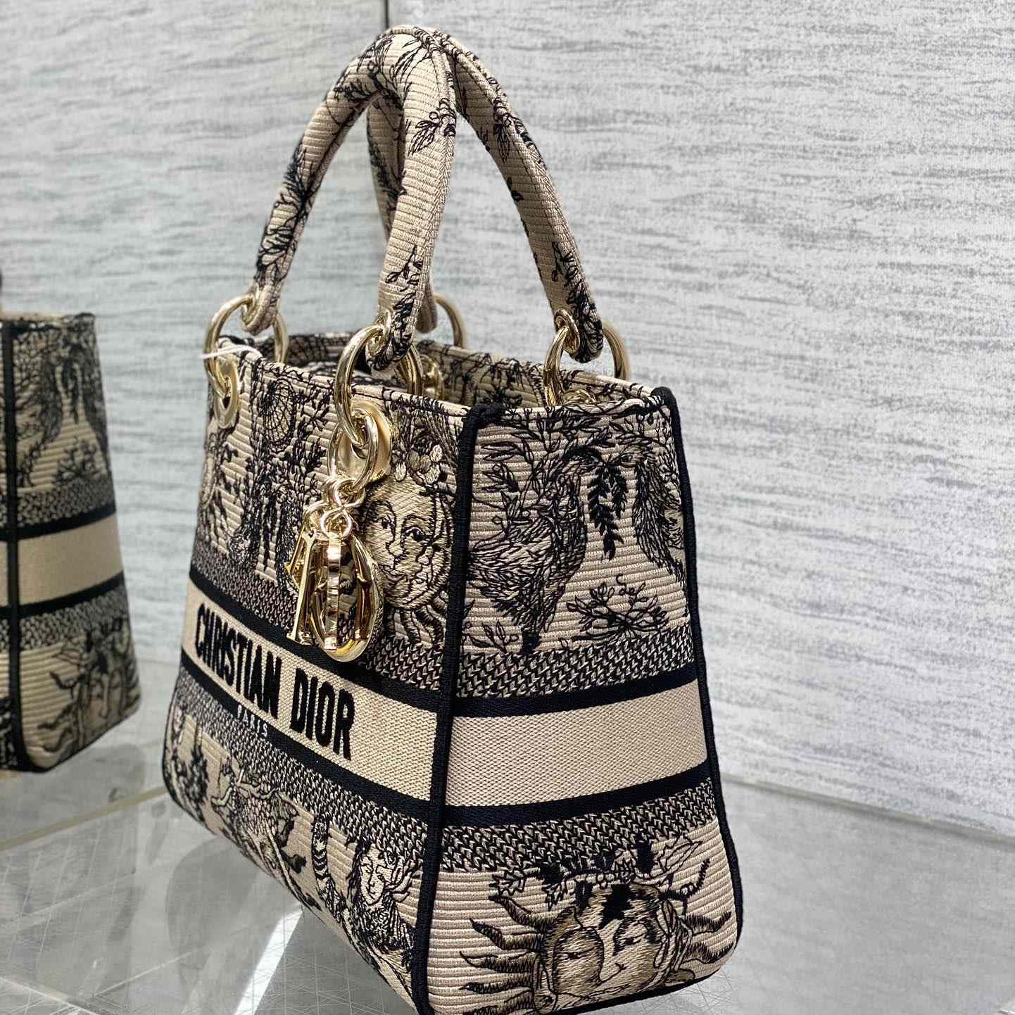 Dior Medium Lady D-Lite Bag - FashionPlug