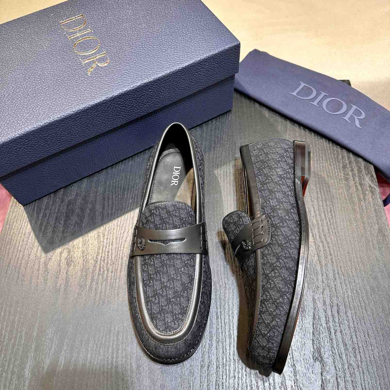 Dior Oblique Loafer - FashionPlug