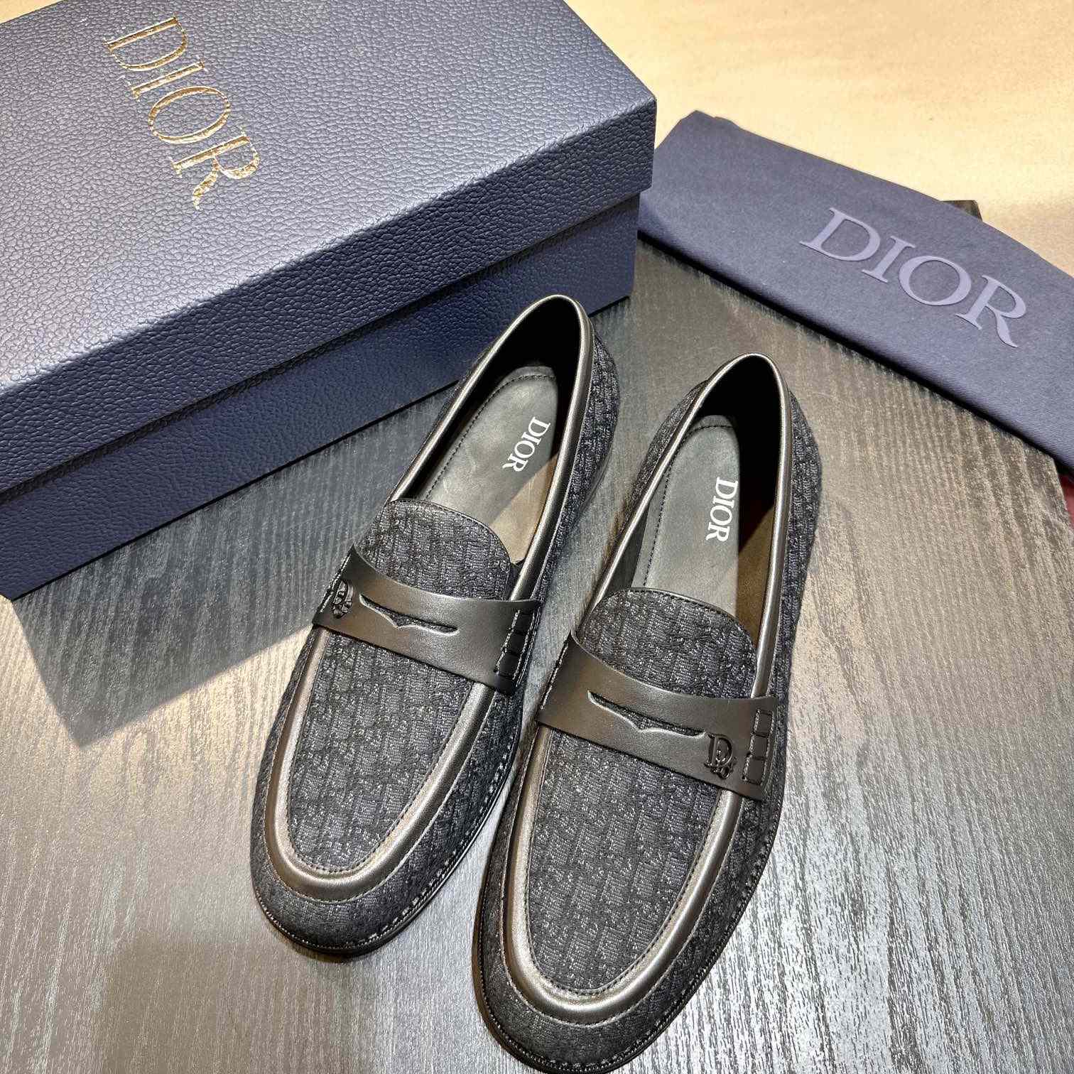Dior Oblique Loafer - FashionPlug