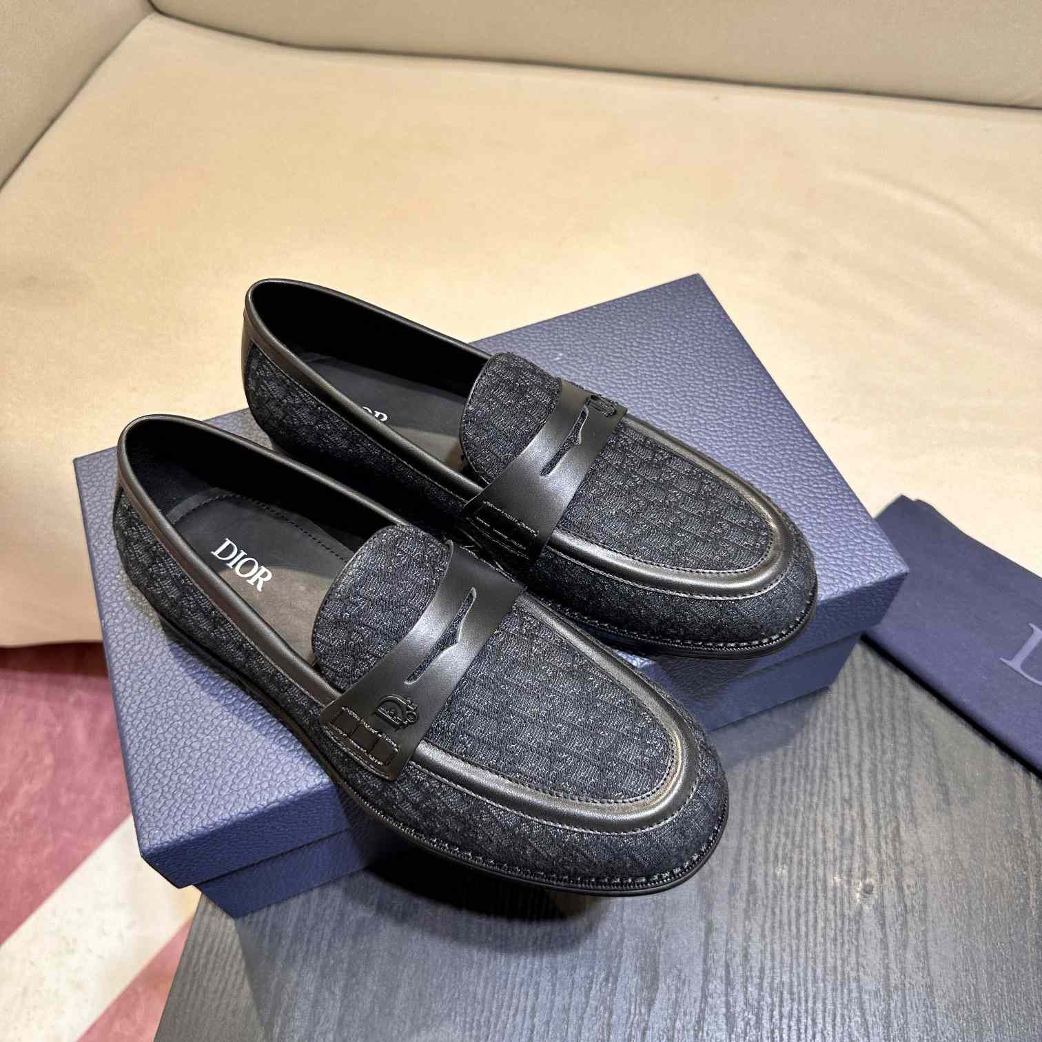Dior Oblique Loafer - FashionPlug