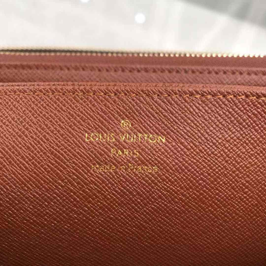 Louis Vuitton Zippy Wallet     M42616 - FashionPlug