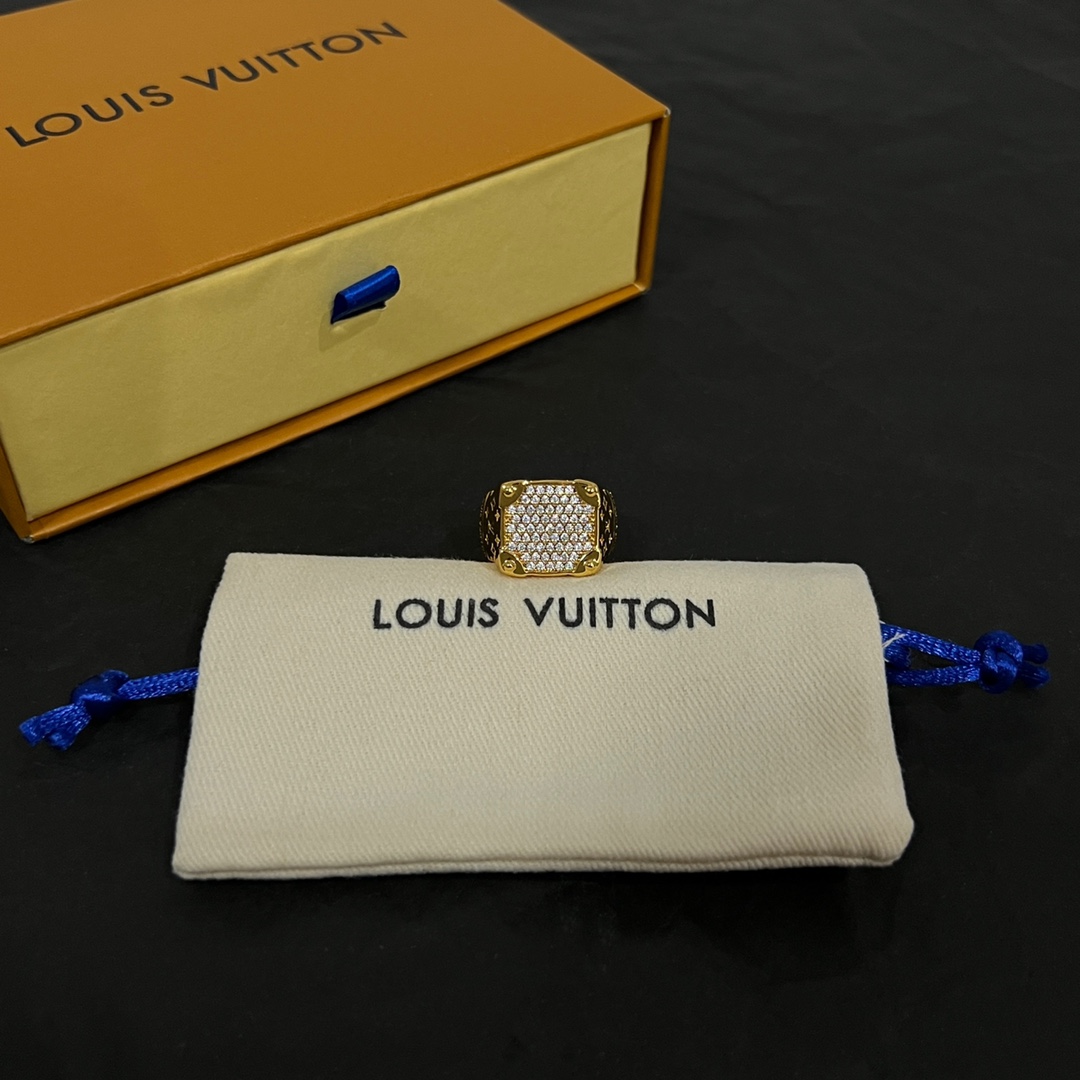 Louis Vuitton LV Rope Ring    M1543L - FashionPlug