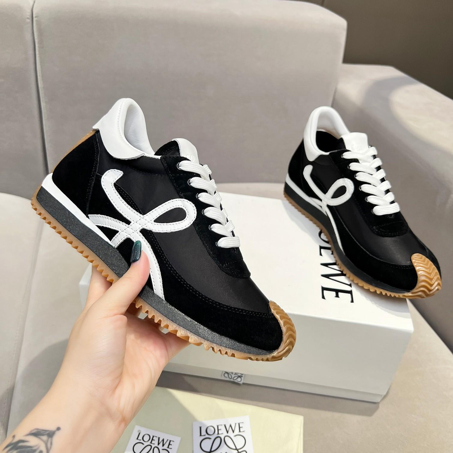 Loewe Flow Runner - FashionPlug