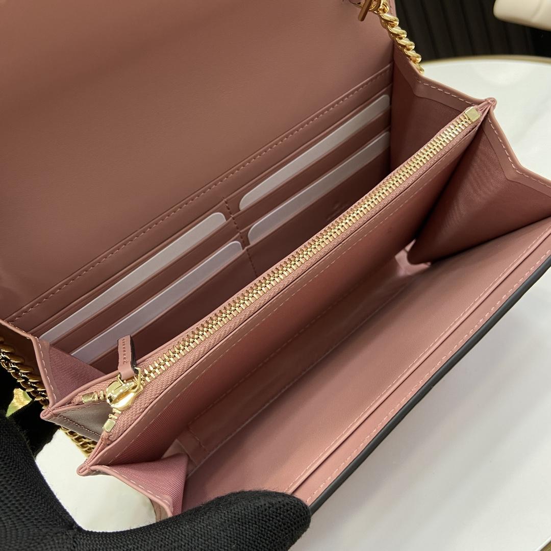 Gucci GG Chain Wallet - FashionPlug