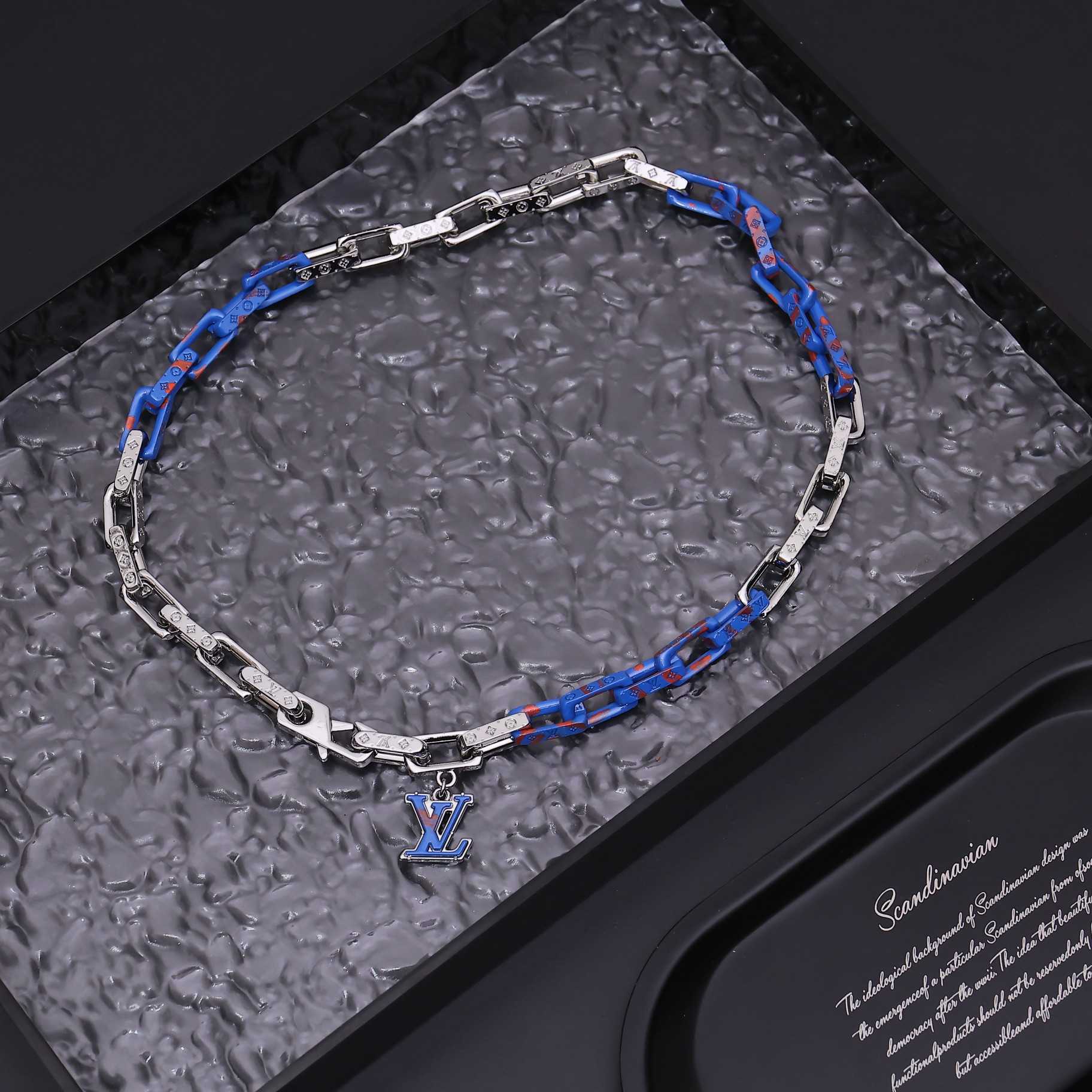 Louis Vuitton Monogram Chain Necklace   M01494 - FashionPlug