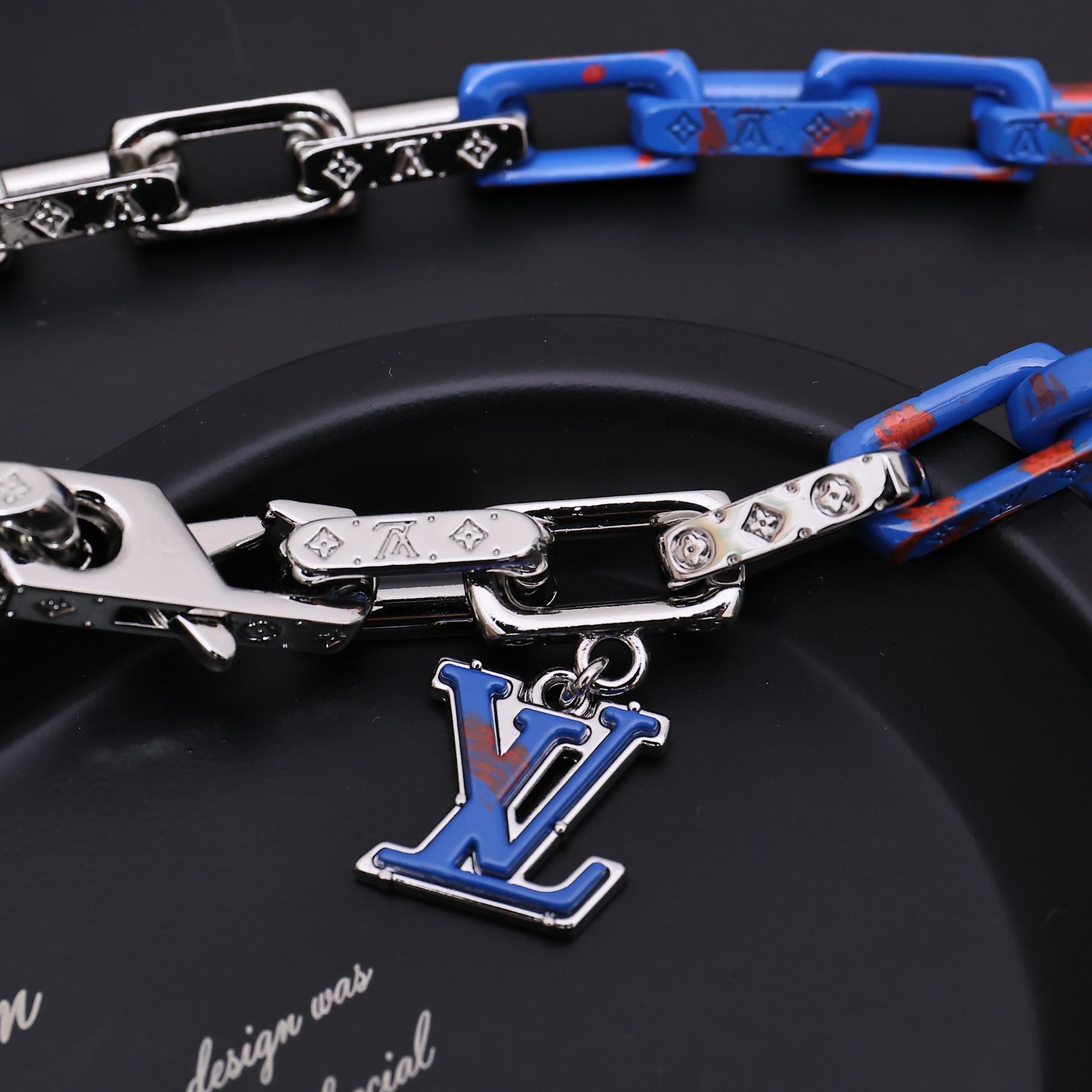 Louis Vuitton Monogram Chain Necklace   M01494 - FashionPlug