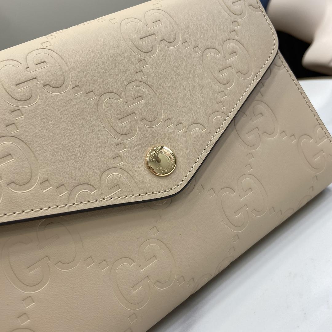 Gucci GG Chain Wallet - FashionPlug