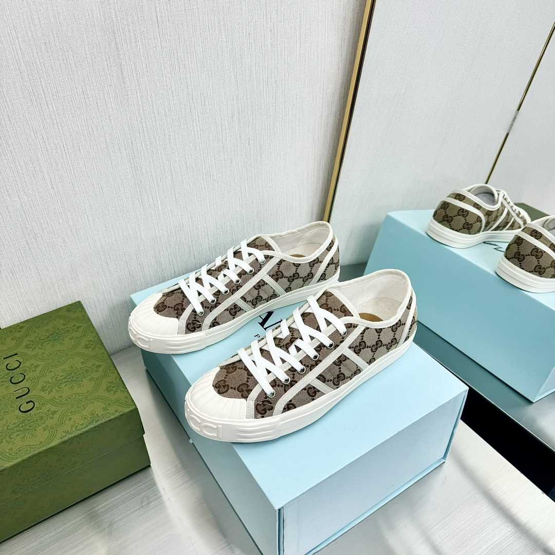 Gucci GG Sneaker - FashionPlug