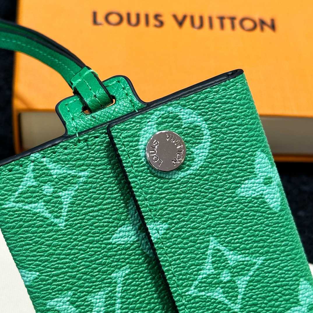 Louis Vuitton Card Holder Necklace  M83153 - FashionPlug