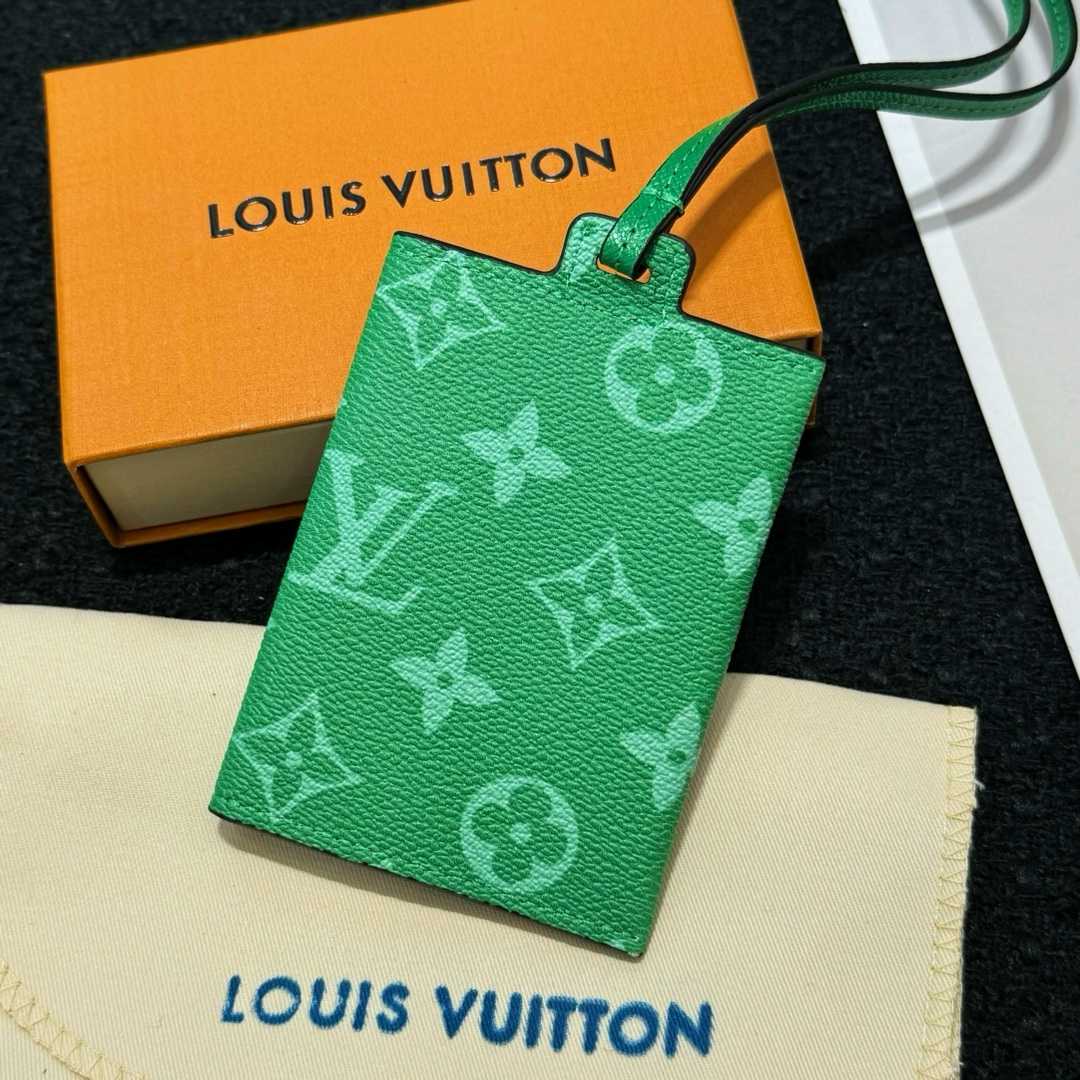Louis Vuitton Card Holder Necklace  M83153 - FashionPlug