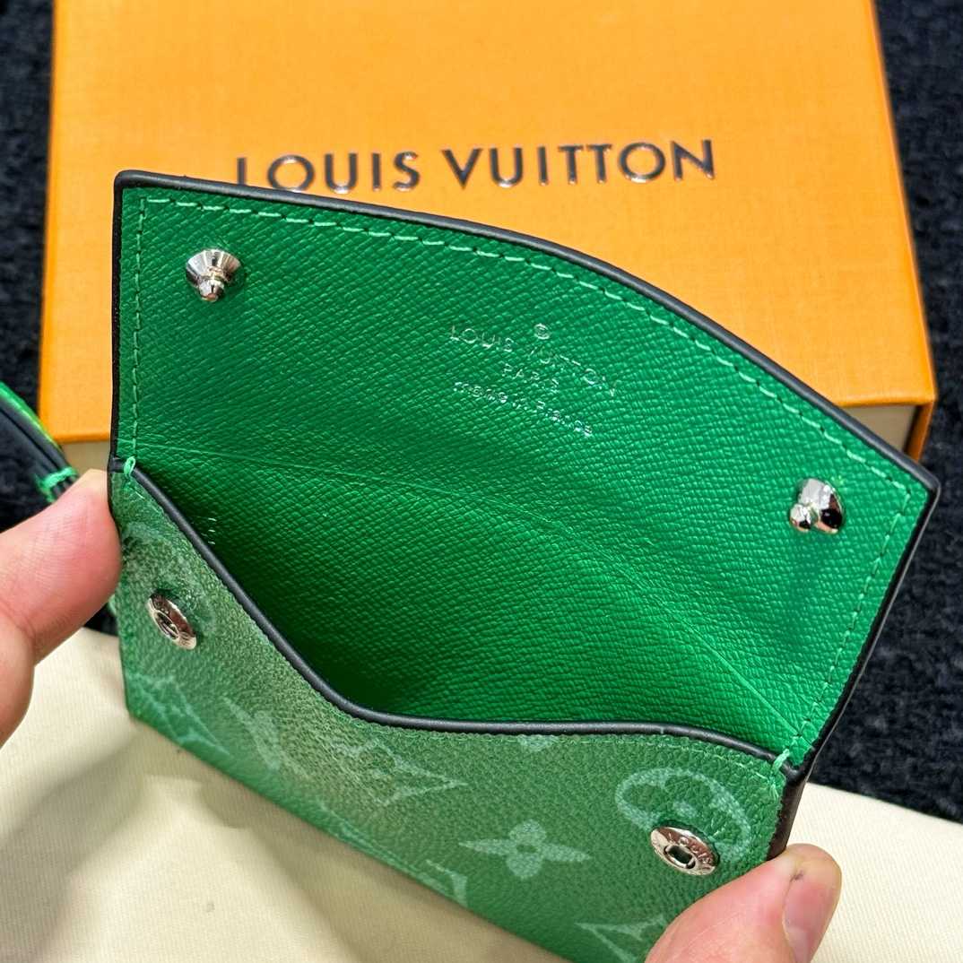 Louis Vuitton Card Holder Necklace  M83153 - FashionPlug