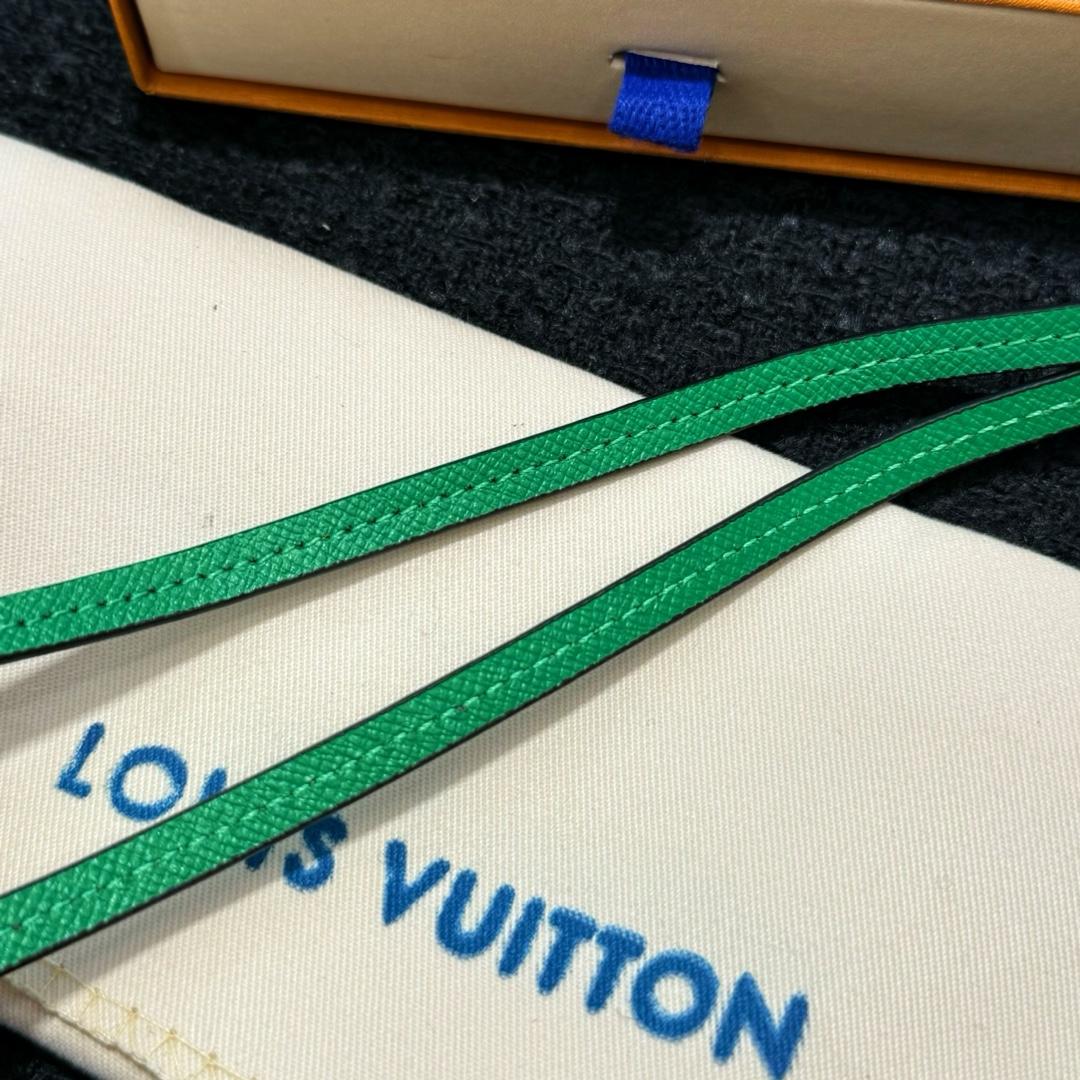 Louis Vuitton Card Holder Necklace  M83153 - FashionPlug