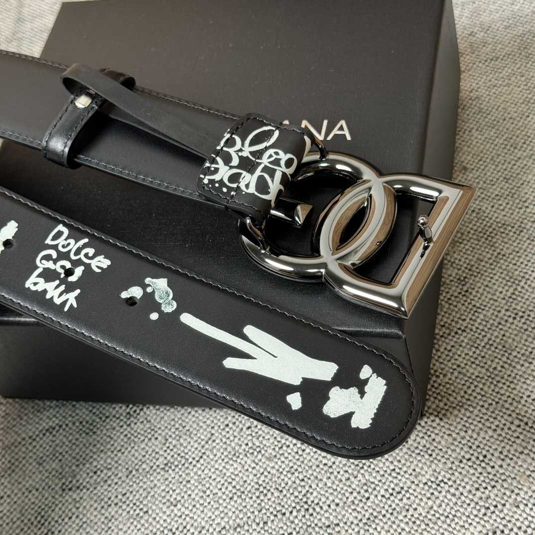 Dolce & Gabbana Graffiti-print Logo-buckle Belt - FashionPlug