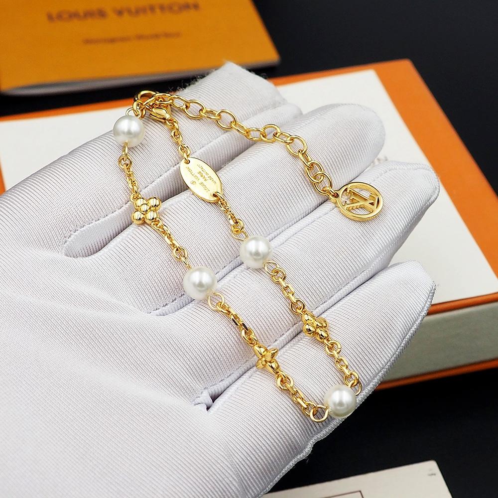 Louis Vuitton Louisa Bracelet  M1429A - FashionPlug