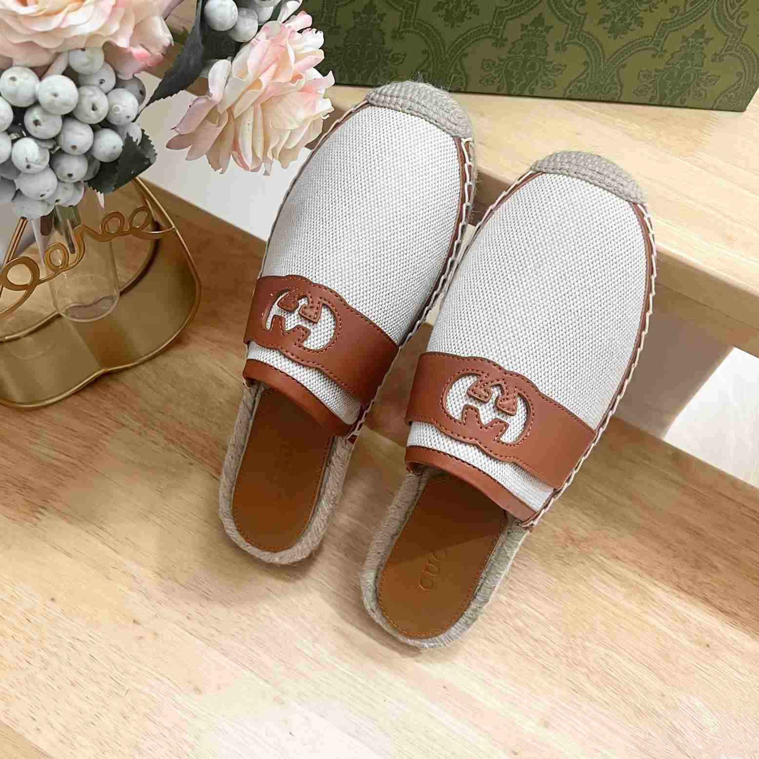 Gucci Interlocking G Slide Espadrille - FashionPlug