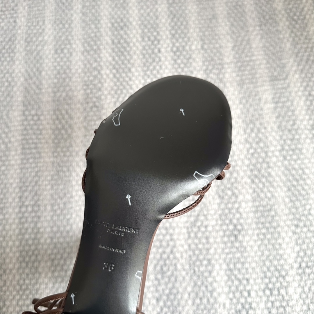 Saint Laurent Babylone Sandals In Smooth Leather - FashionPlug