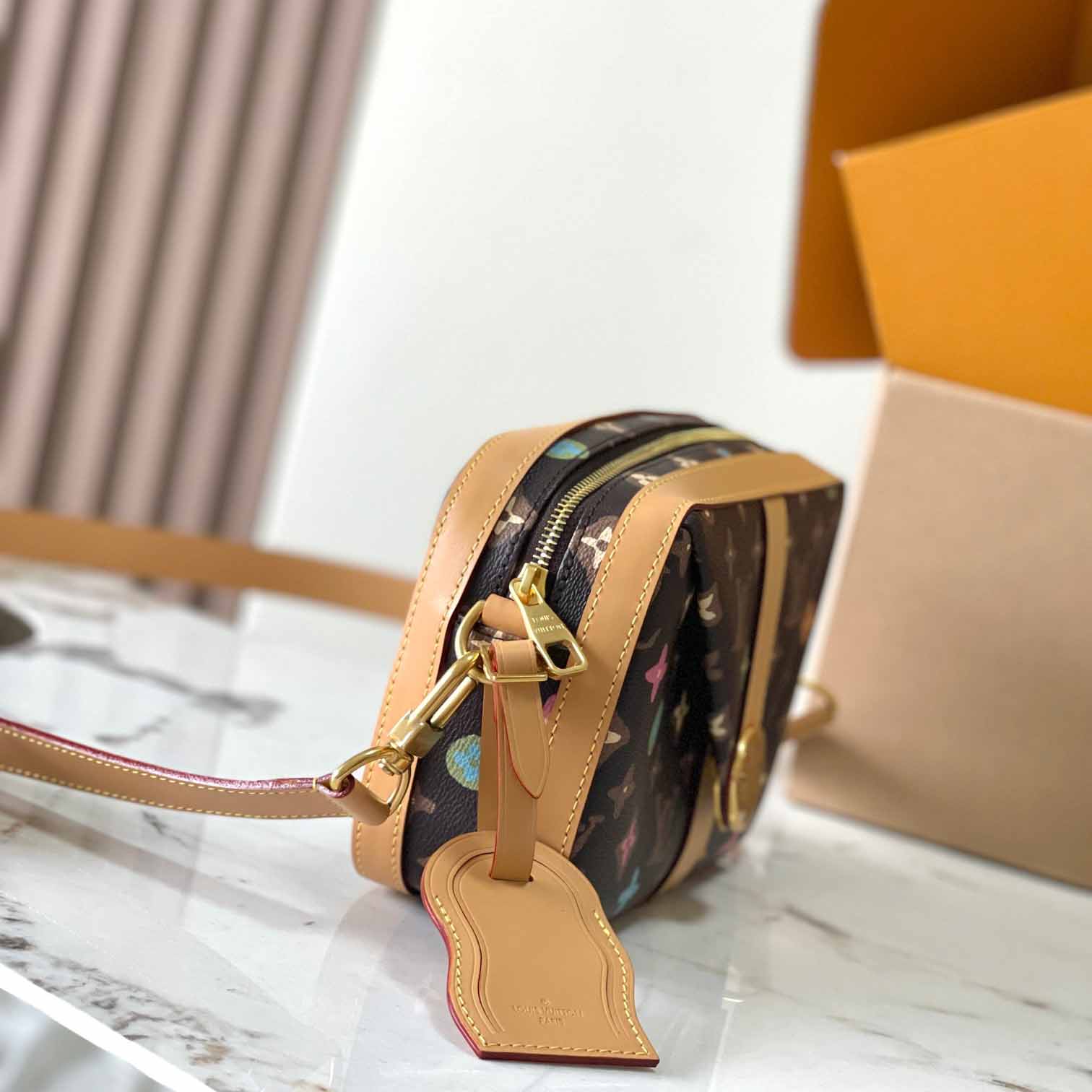 Louis Vuitton Envelope Messenger   M24820 - FashionPlug