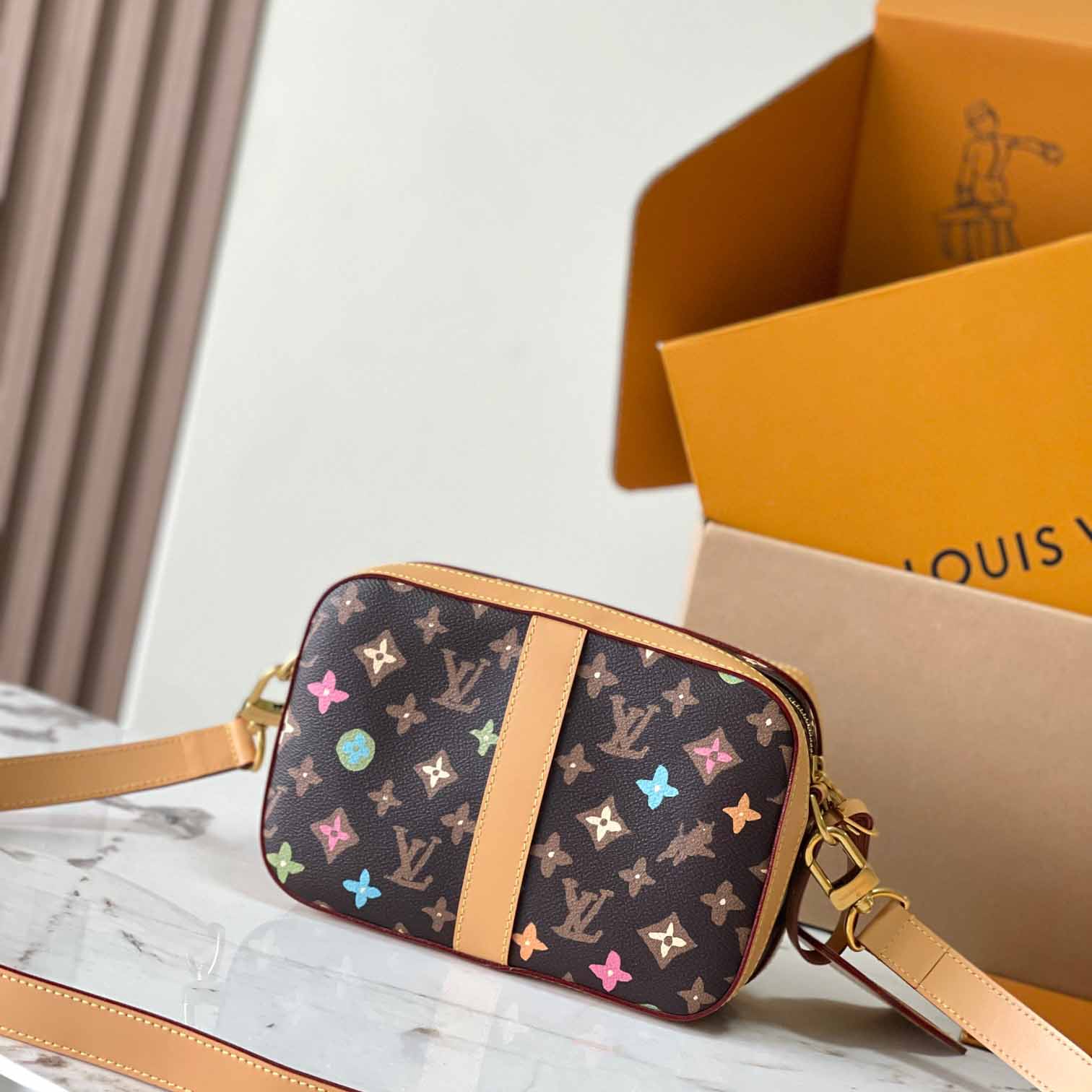 Louis Vuitton Envelope Messenger   M24820 - FashionPlug