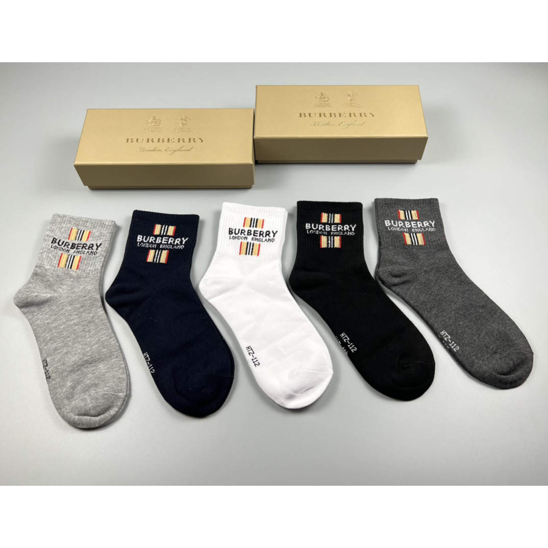 Burberry Socks/Box - FashionPlug