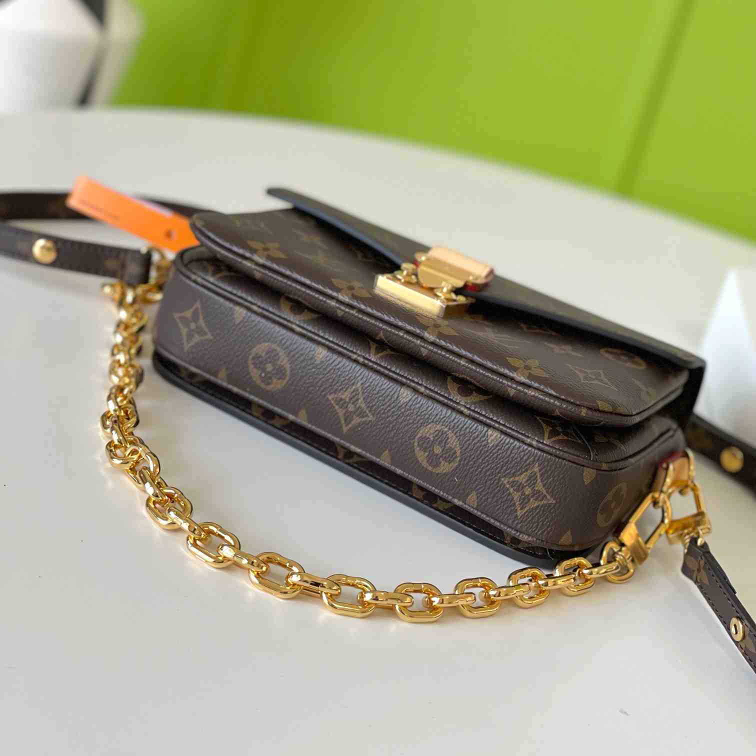 Louis Vuitton Pochette Métis East West   M46279 - FashionPlug